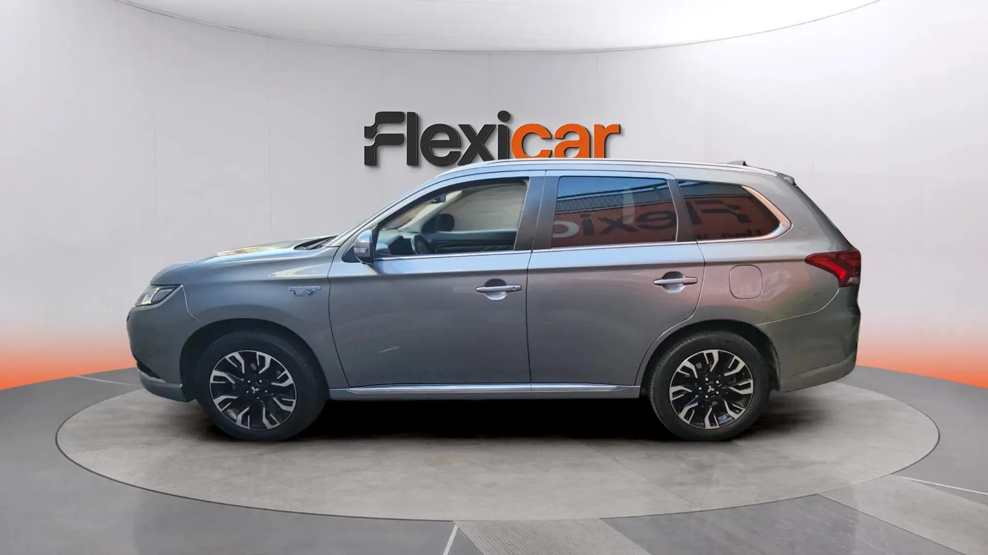 Mitsubishi Outlander 2.0 PHEV Kaiteki 4WD - foto 4