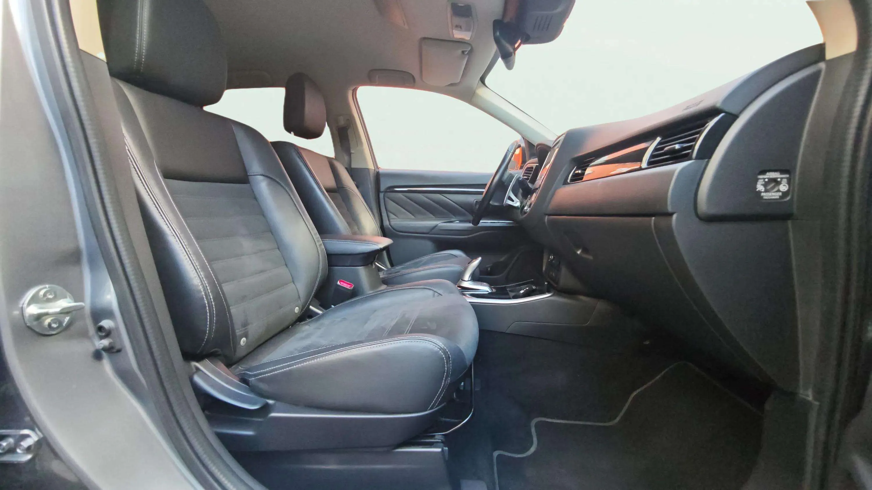 Mitsubishi Outlander 2.0 PHEV Kaiteki 4WD - foto 9