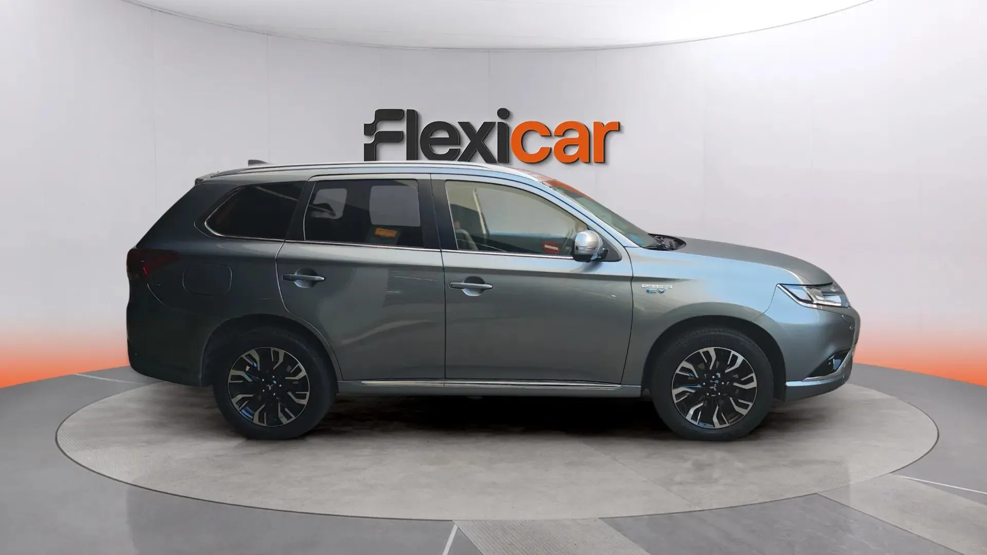 Mitsubishi Outlander 2.0 PHEV Kaiteki 4WD - foto 3