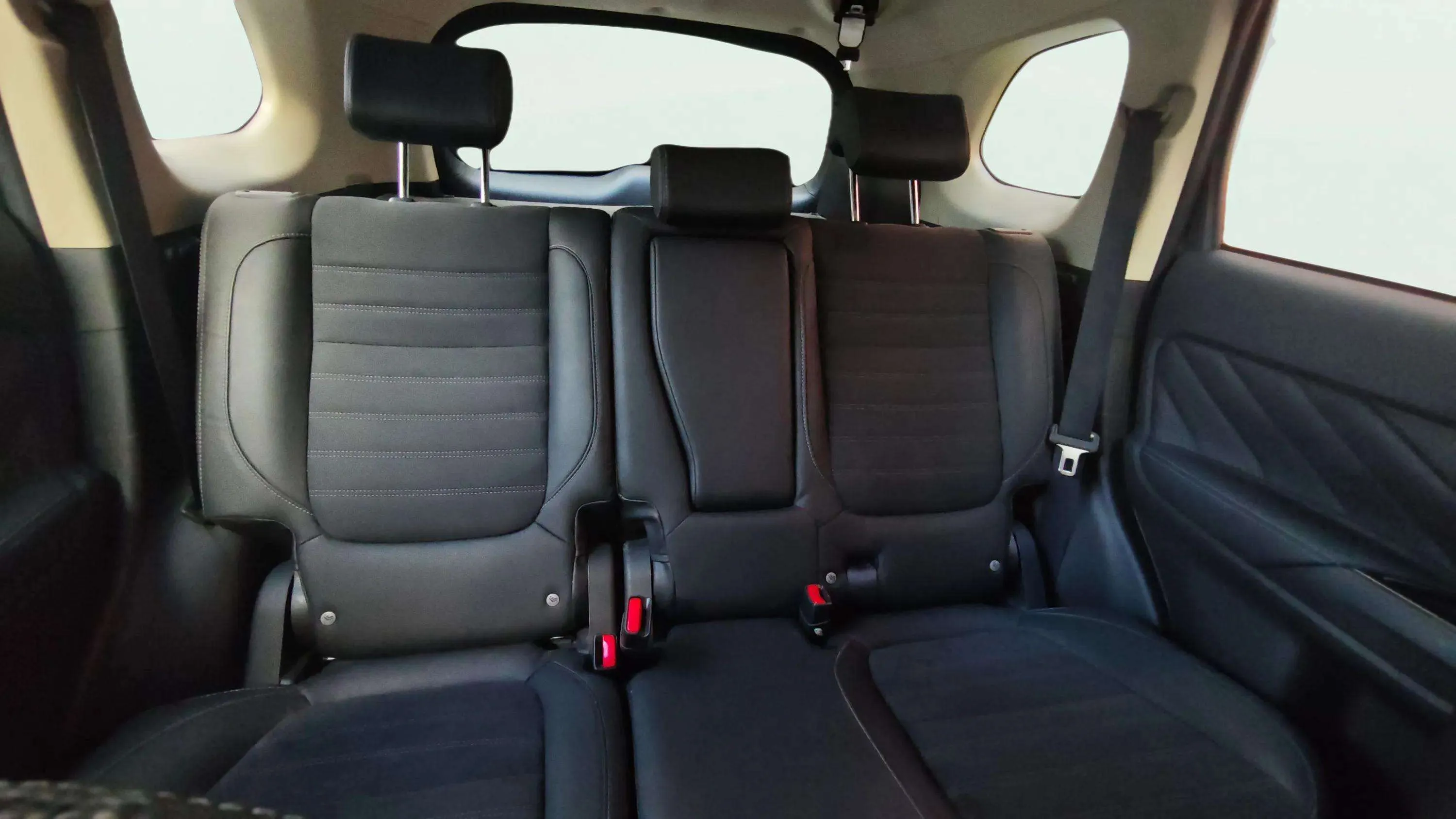 Mitsubishi Outlander 2.0 PHEV Kaiteki 4WD - foto 11