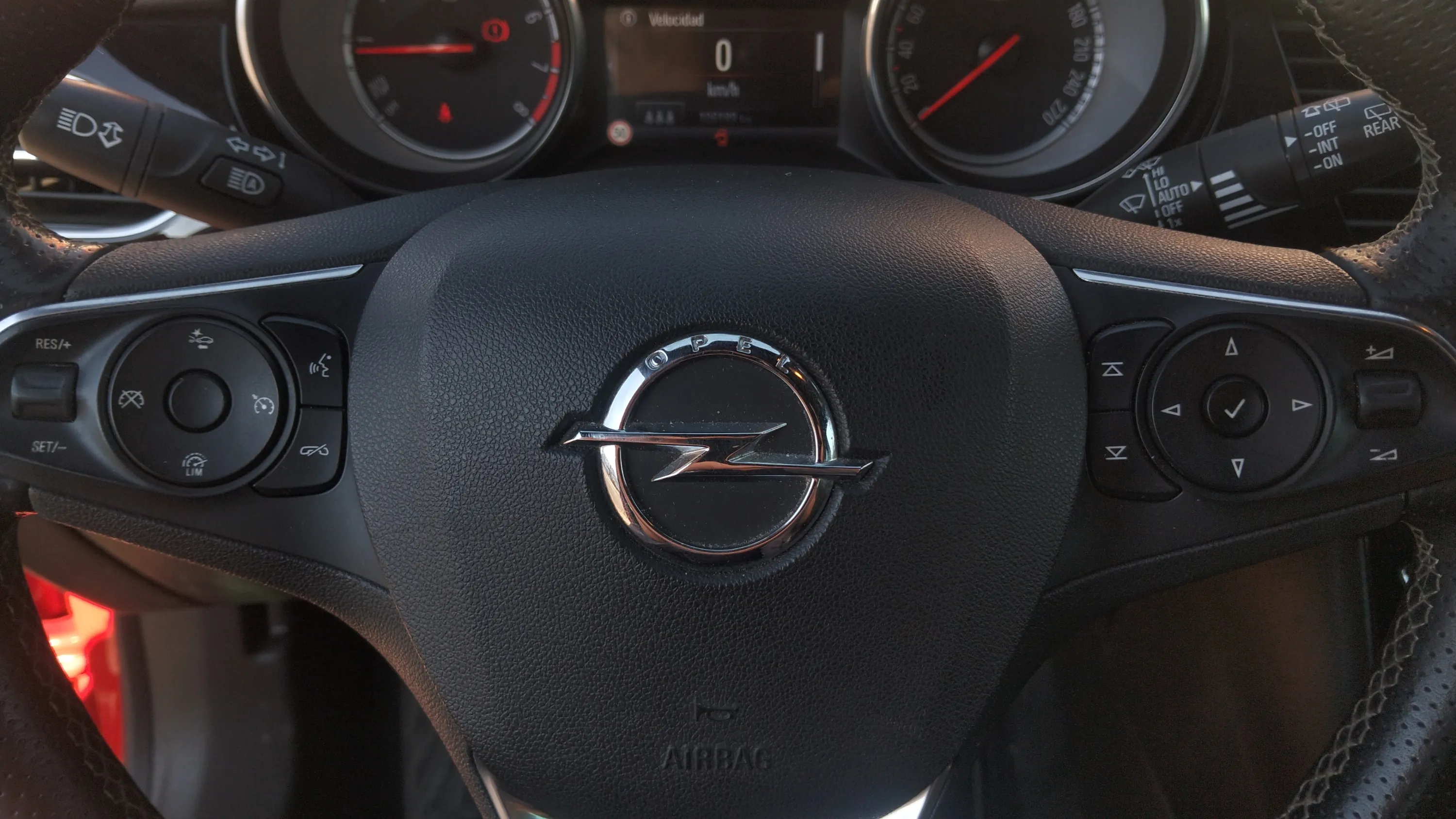 Opel Astra 1.6 Turbo GSi Line - foto 19