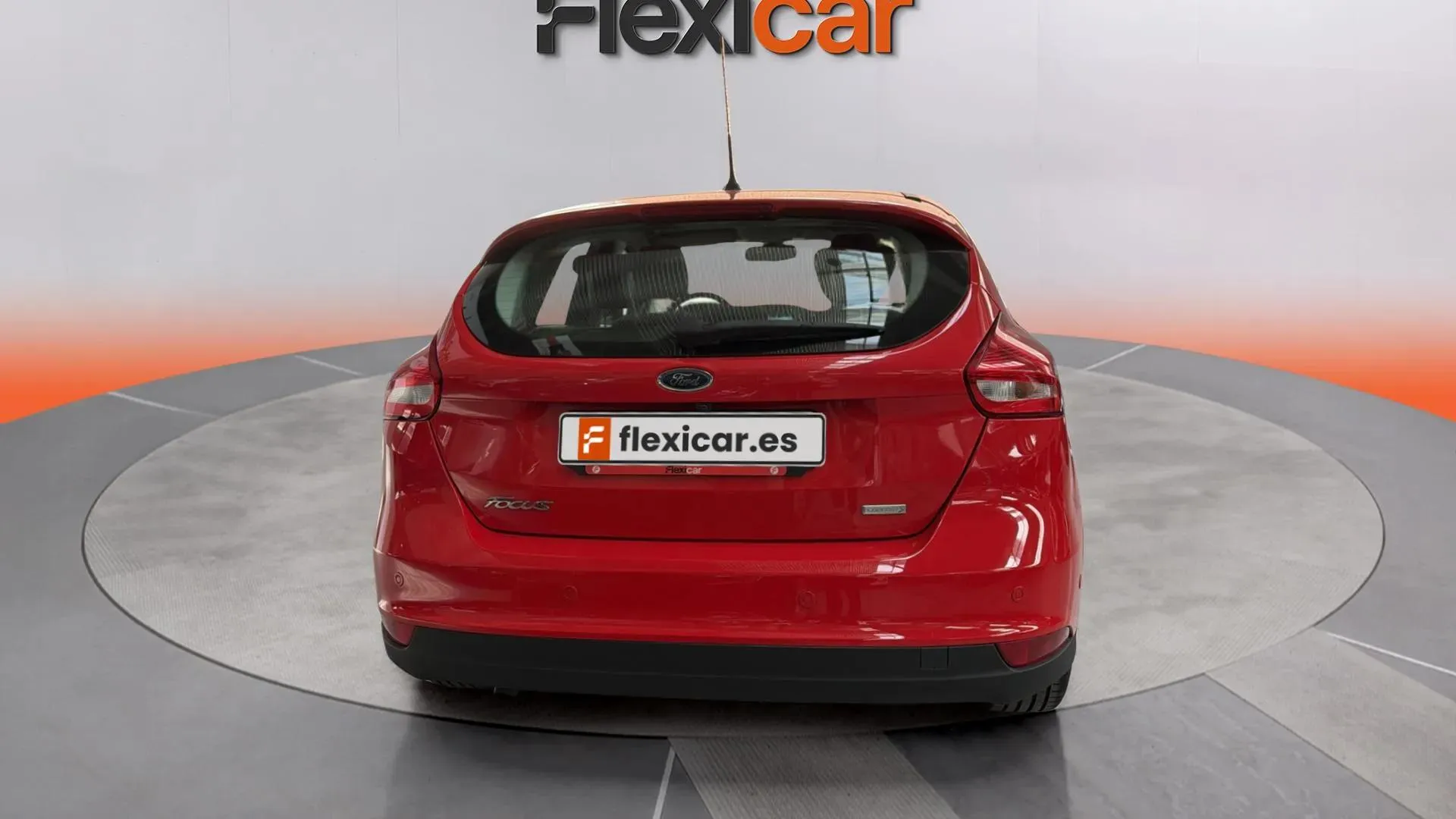 Ford Focus 1.0 EcoBoost Titanium - foto 12