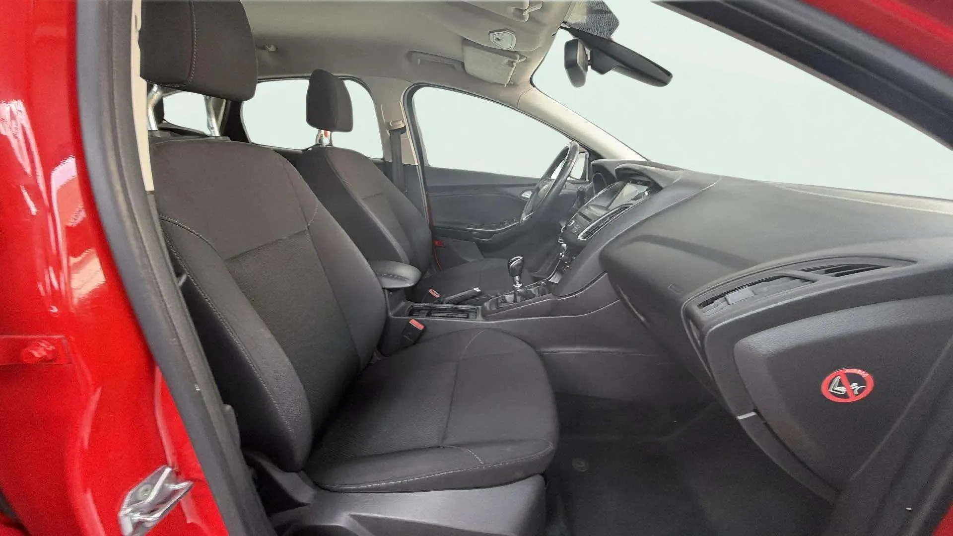 Ford Focus 1.0 EcoBoost Titanium - foto 23