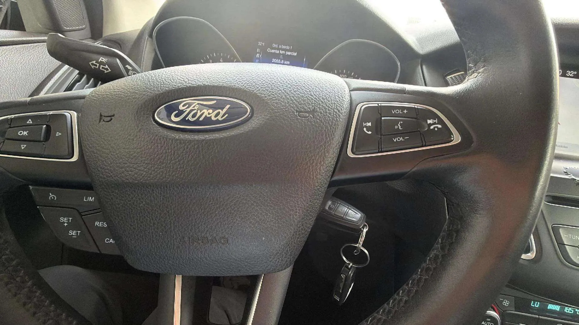Ford Focus 1.0 EcoBoost Titanium - foto 20