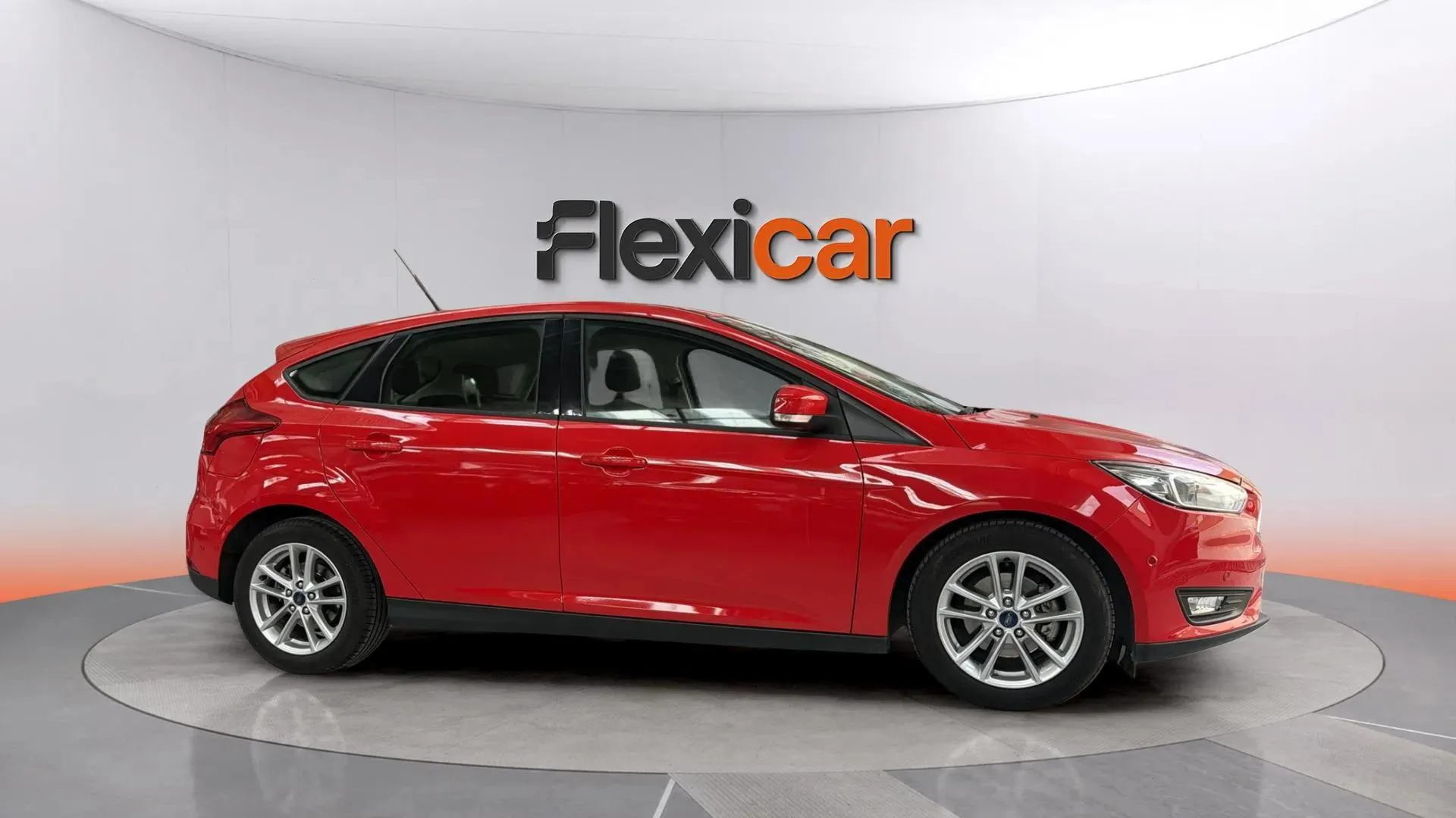 Ford Focus 1.0 EcoBoost Titanium - foto 7