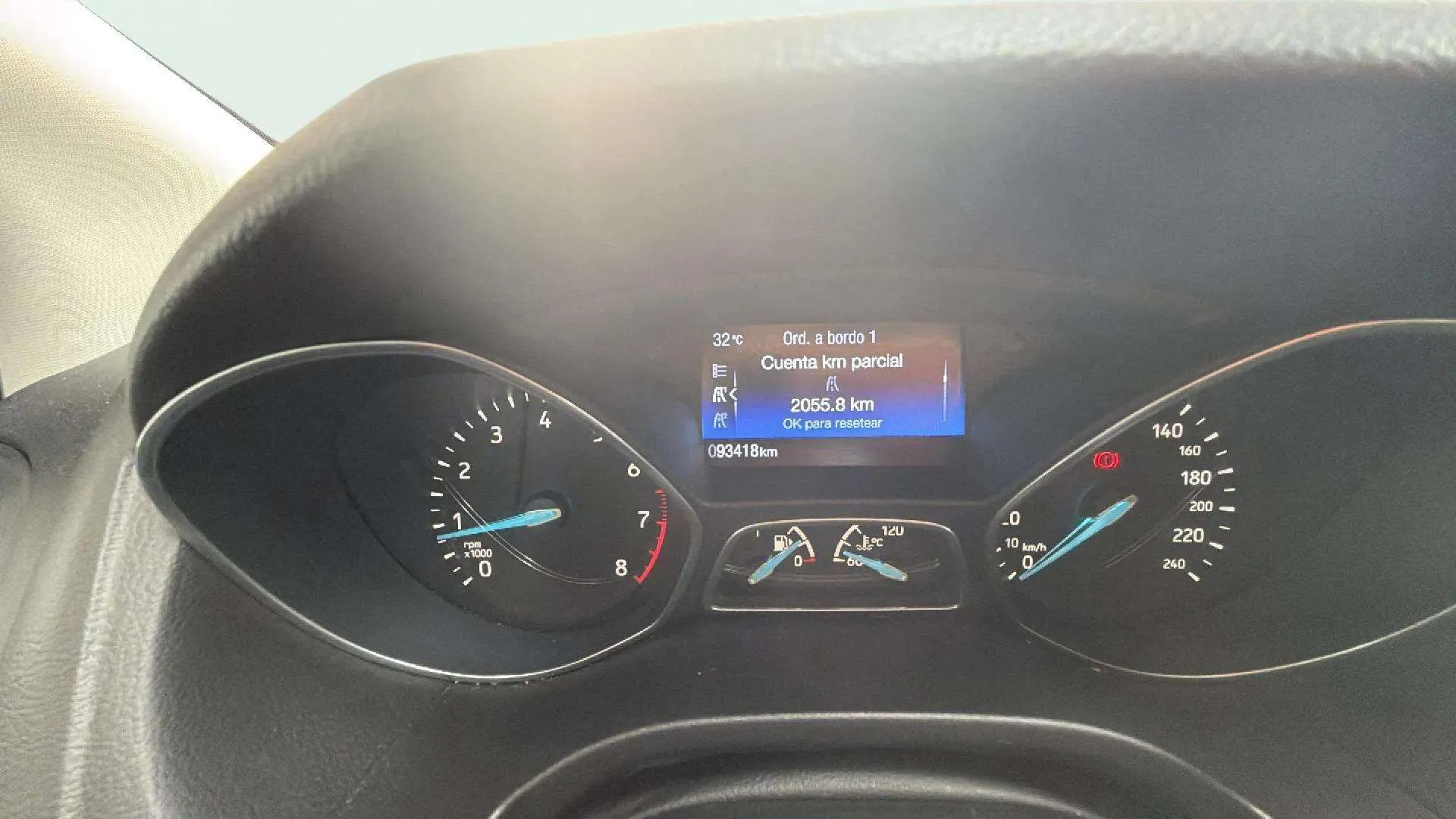 Ford Focus 1.0 EcoBoost Titanium - foto 18