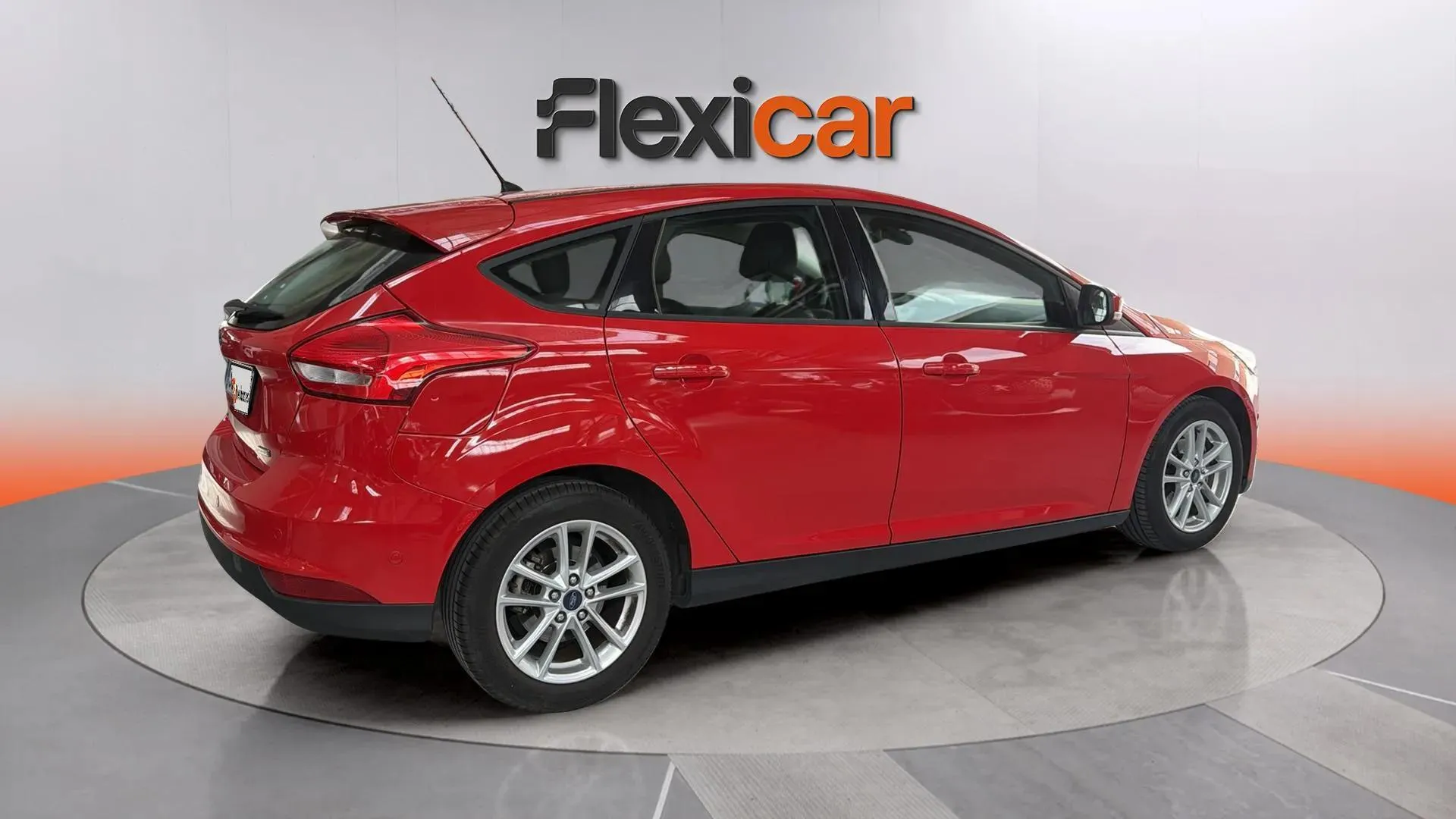 Ford Focus 1.0 EcoBoost Titanium - foto 5