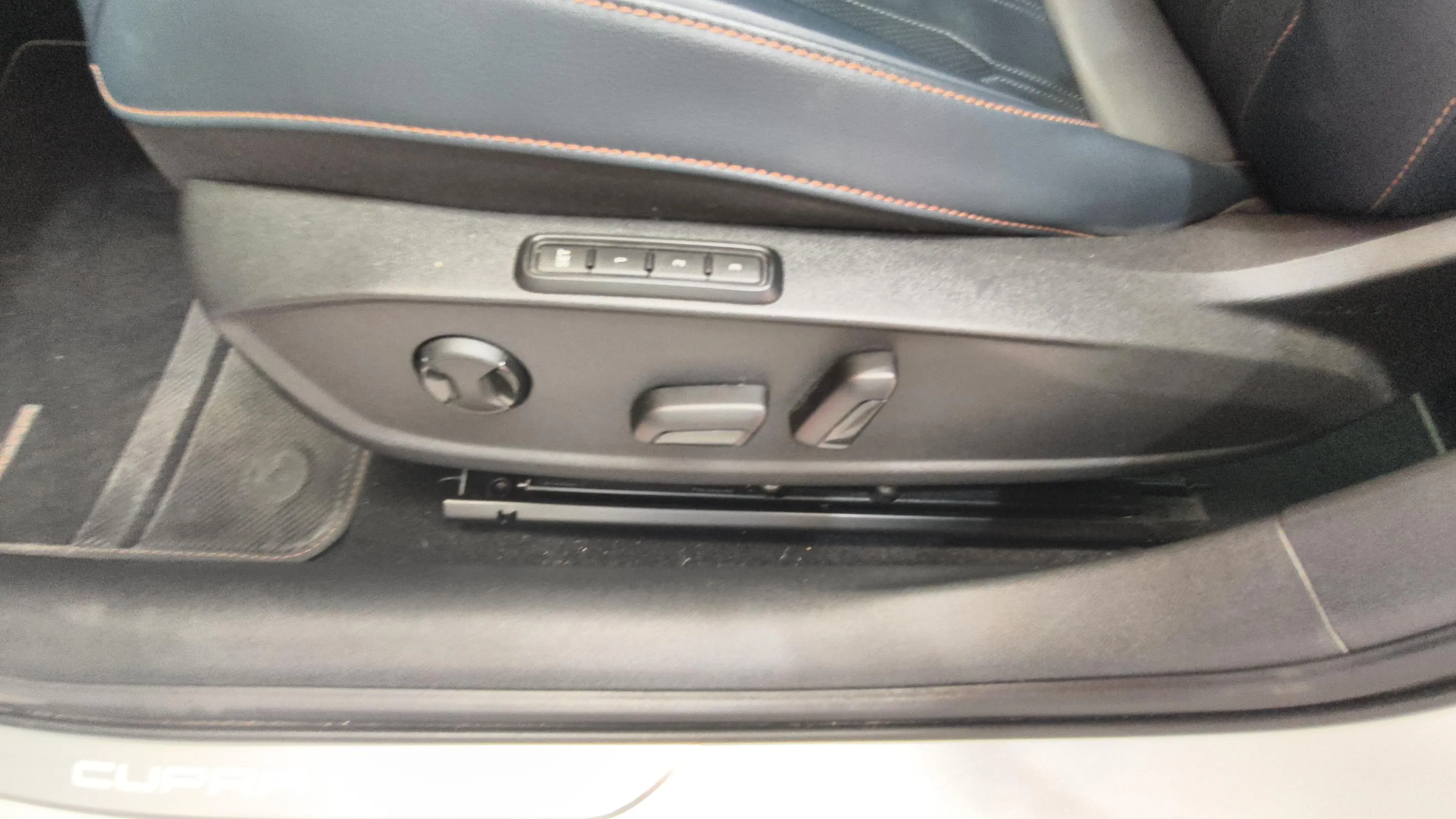 Cupra Formentor 1.5 TSI DSG - foto 19