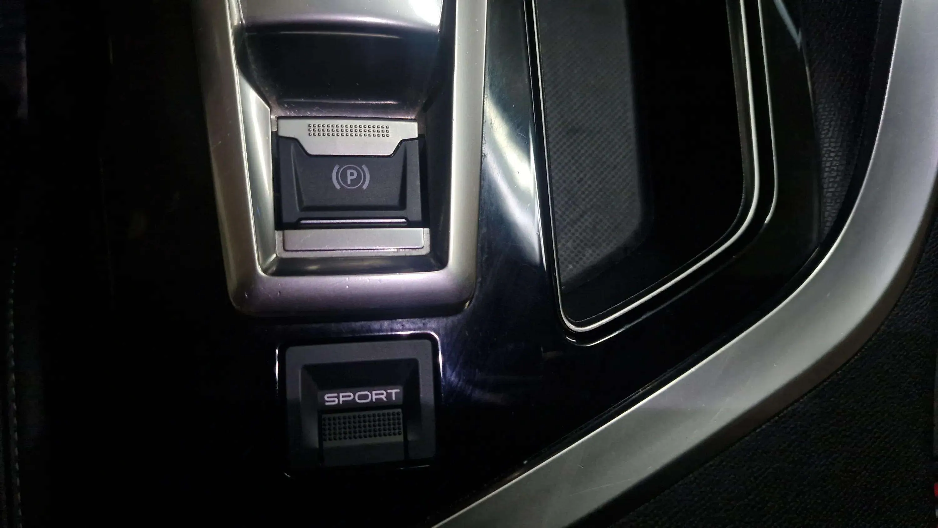 Peugeot 3008 1.2 PureTech Active EAT8 - foto 19