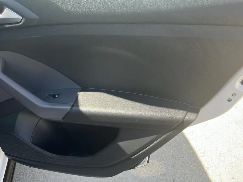 Volkswagen T-Cross 1.0 TSI Advance - foto 34