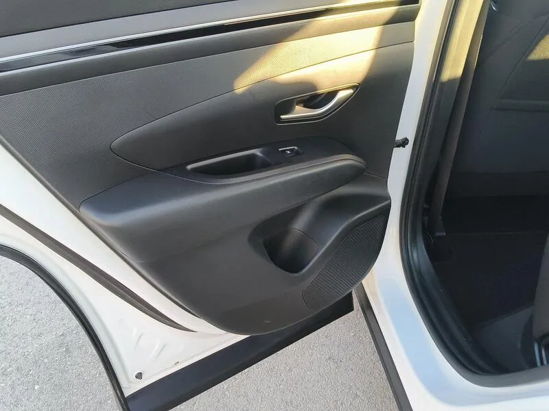 Hyundai Tucson 1.6 CRDi Maxx - foto 35