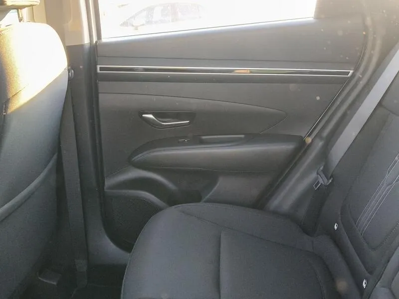 Hyundai Tucson 1.6 CRDi Maxx - foto 32