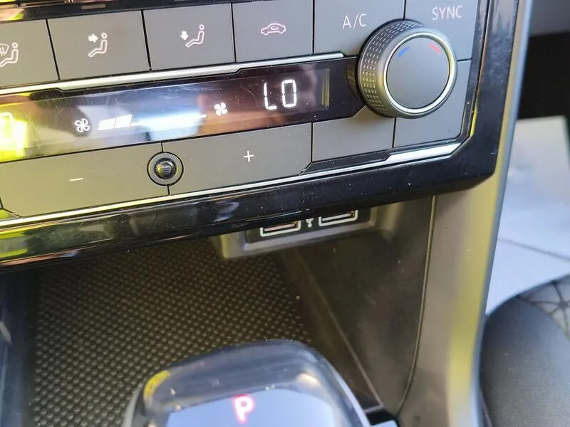 Volkswagen T-Cross 1.0 TSI Advance - foto 15