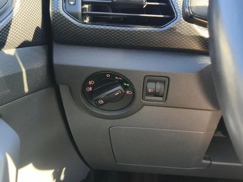 Volkswagen T-Cross 1.0 TSI Advance - foto 29