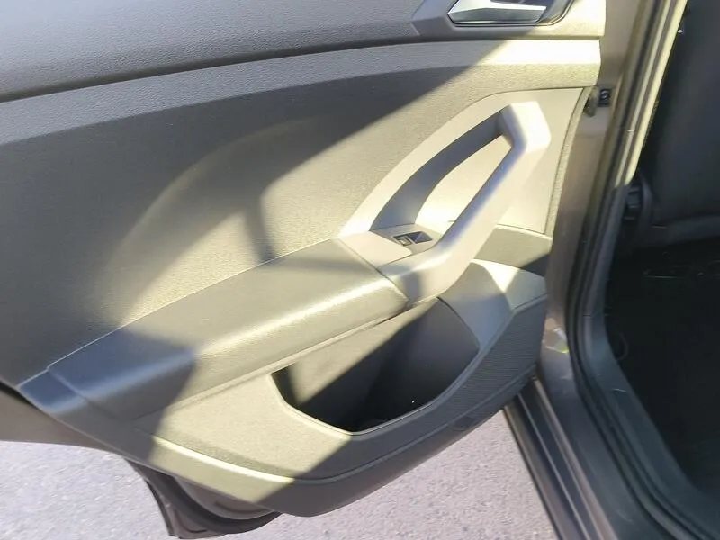 Volkswagen T-Cross 1.0 TSI Advance - foto 36