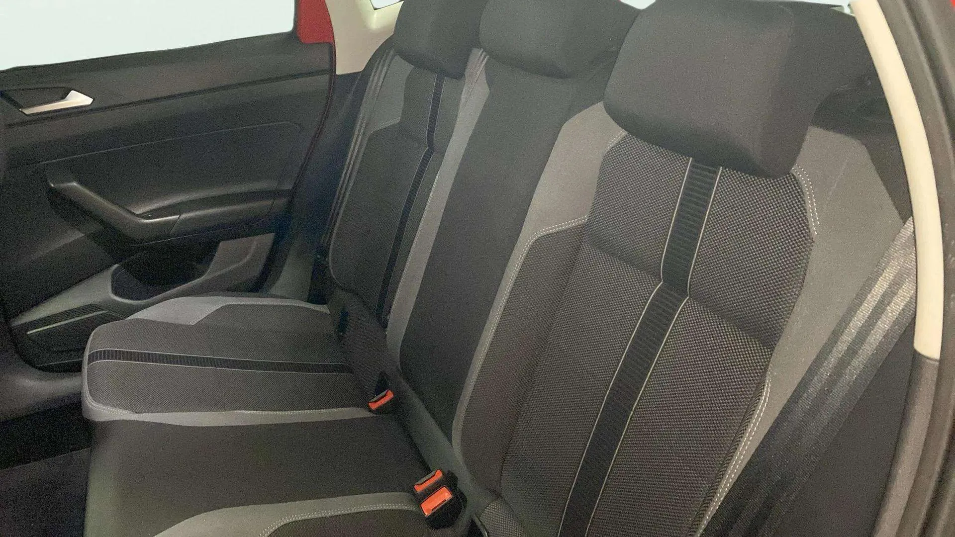 Volkswagen Polo 1.0 - foto 24
