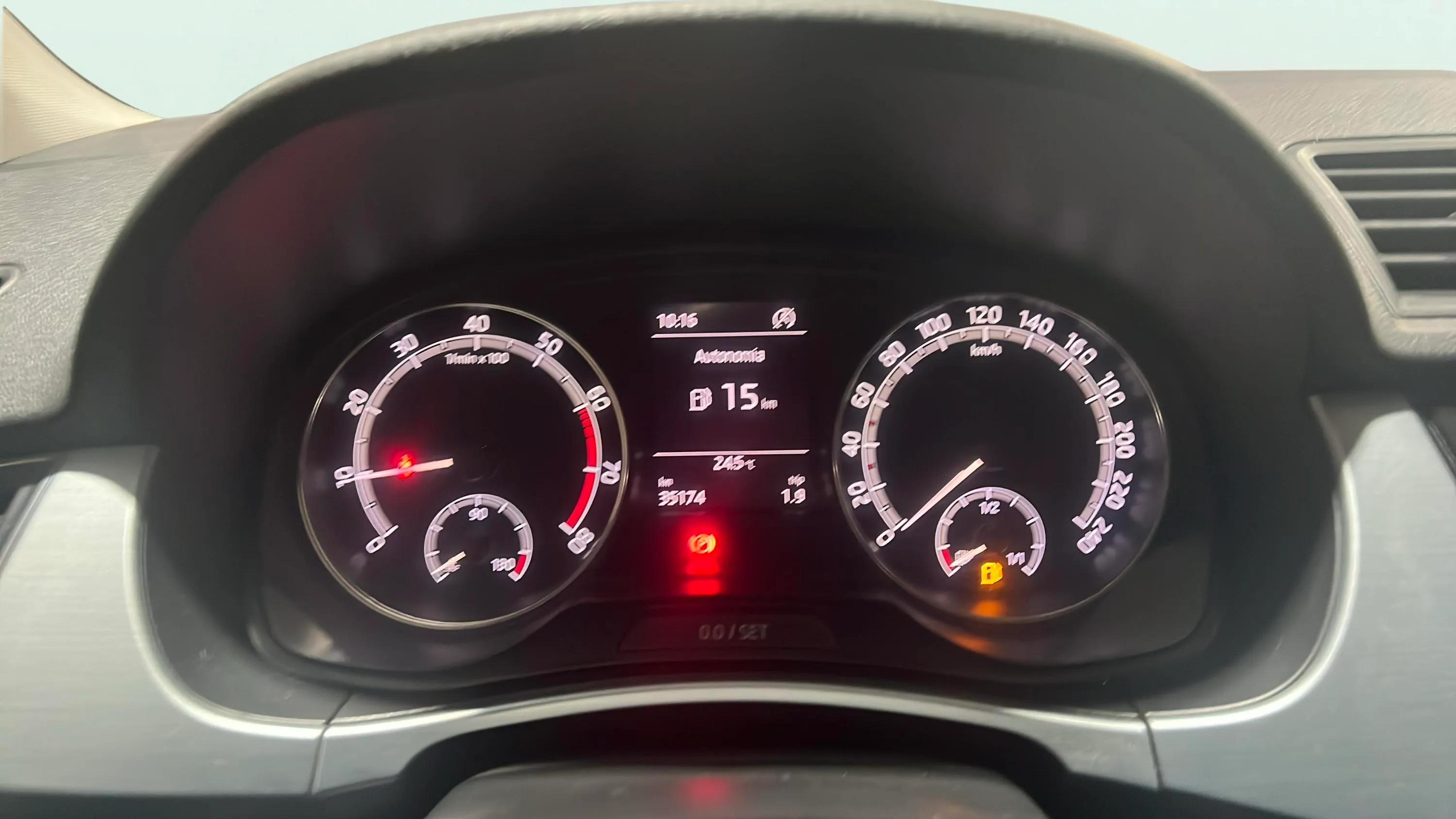 Škoda Fabia 1.0 TSI Ambition - foto 13