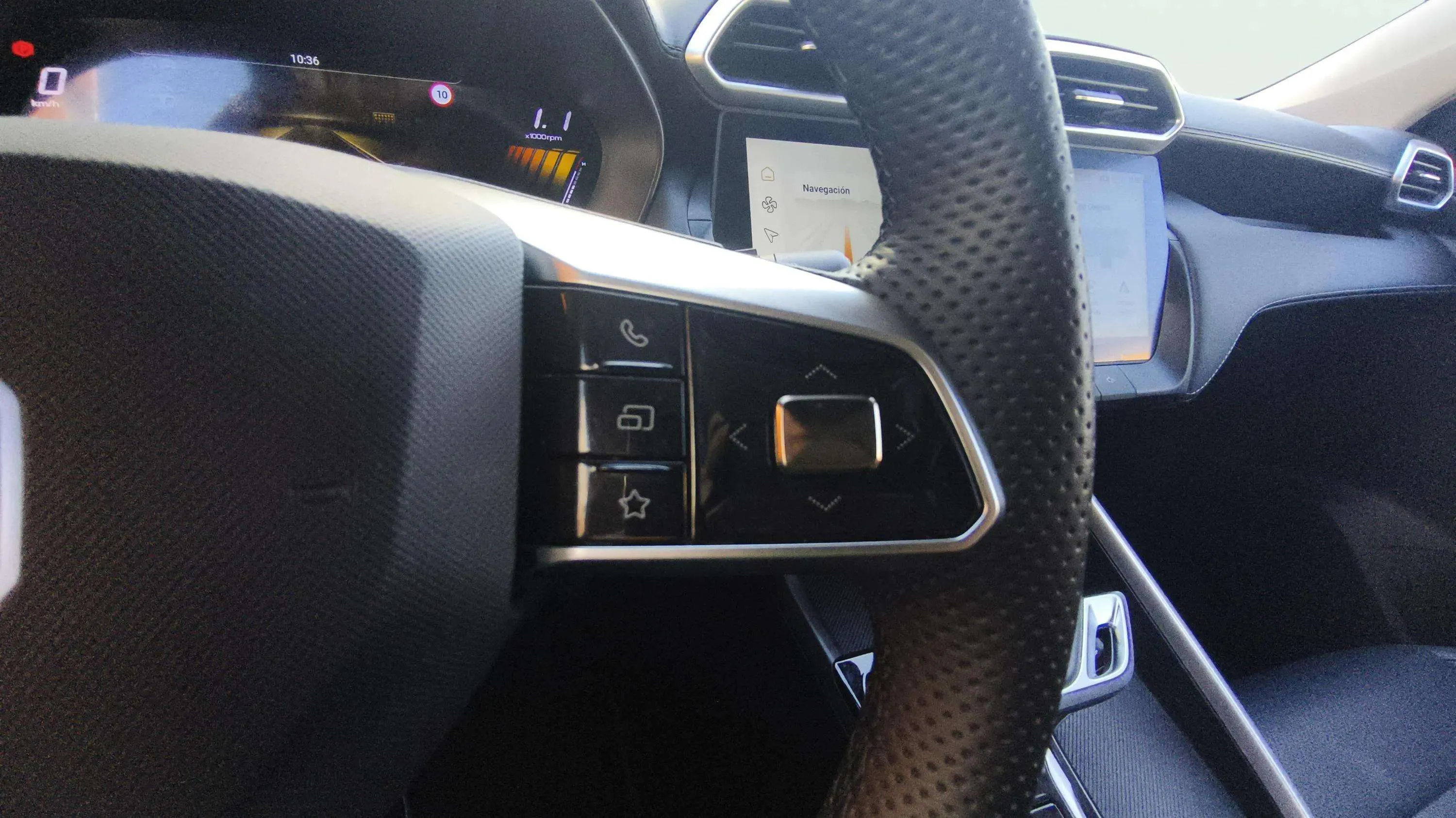 MG ZS Hybrid+ Luxury - foto 20