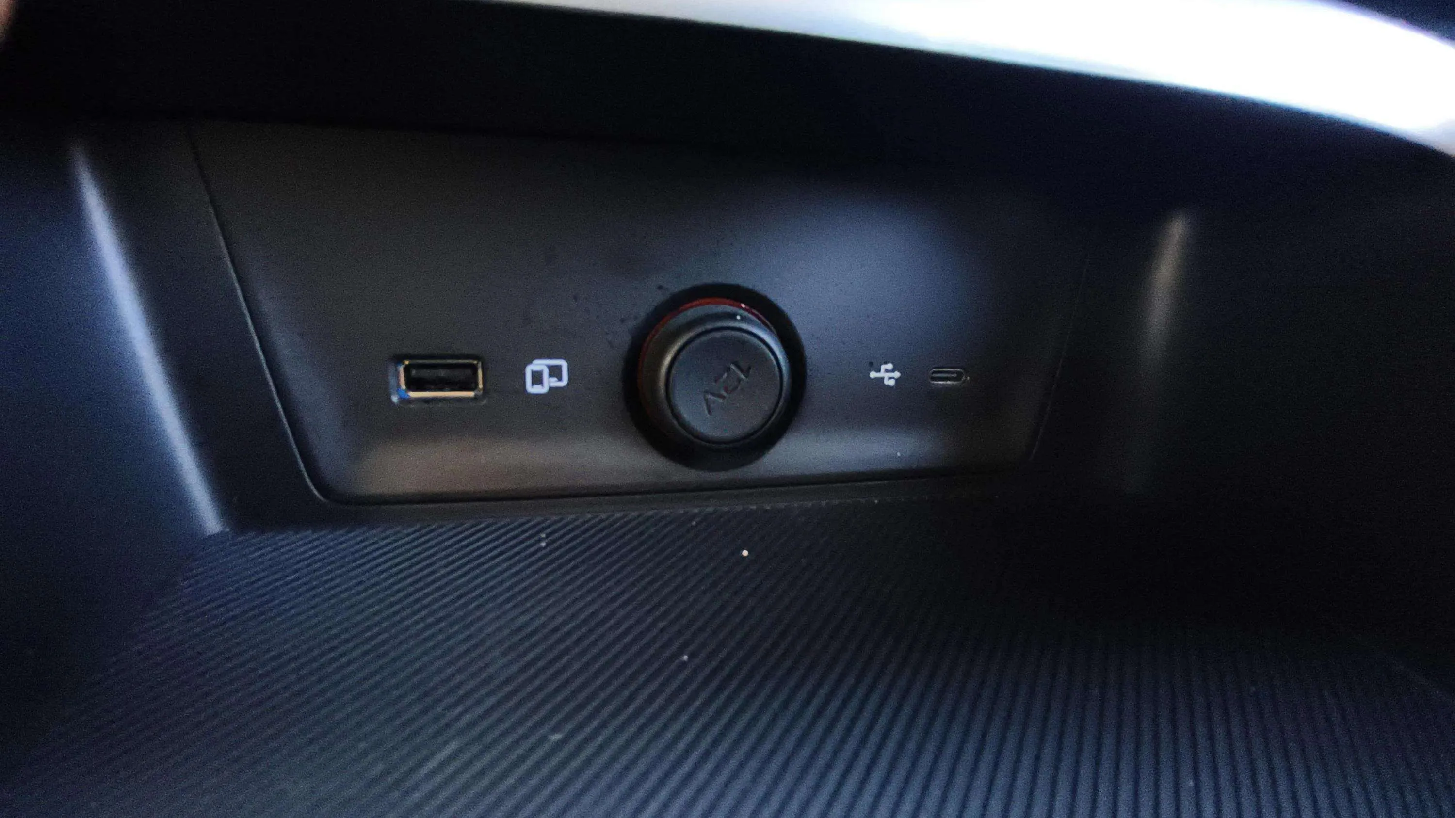 MG ZS Hybrid+ Luxury - foto 27