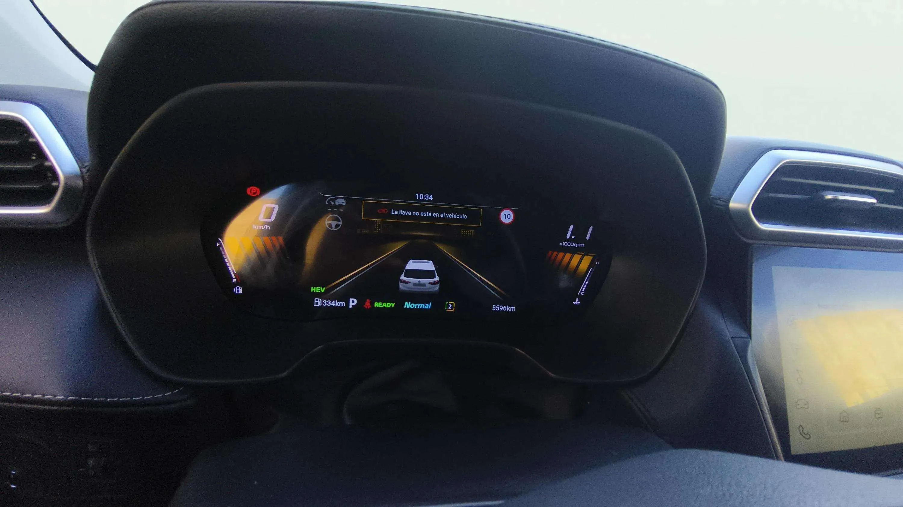 MG ZS Hybrid+ Luxury - foto 14