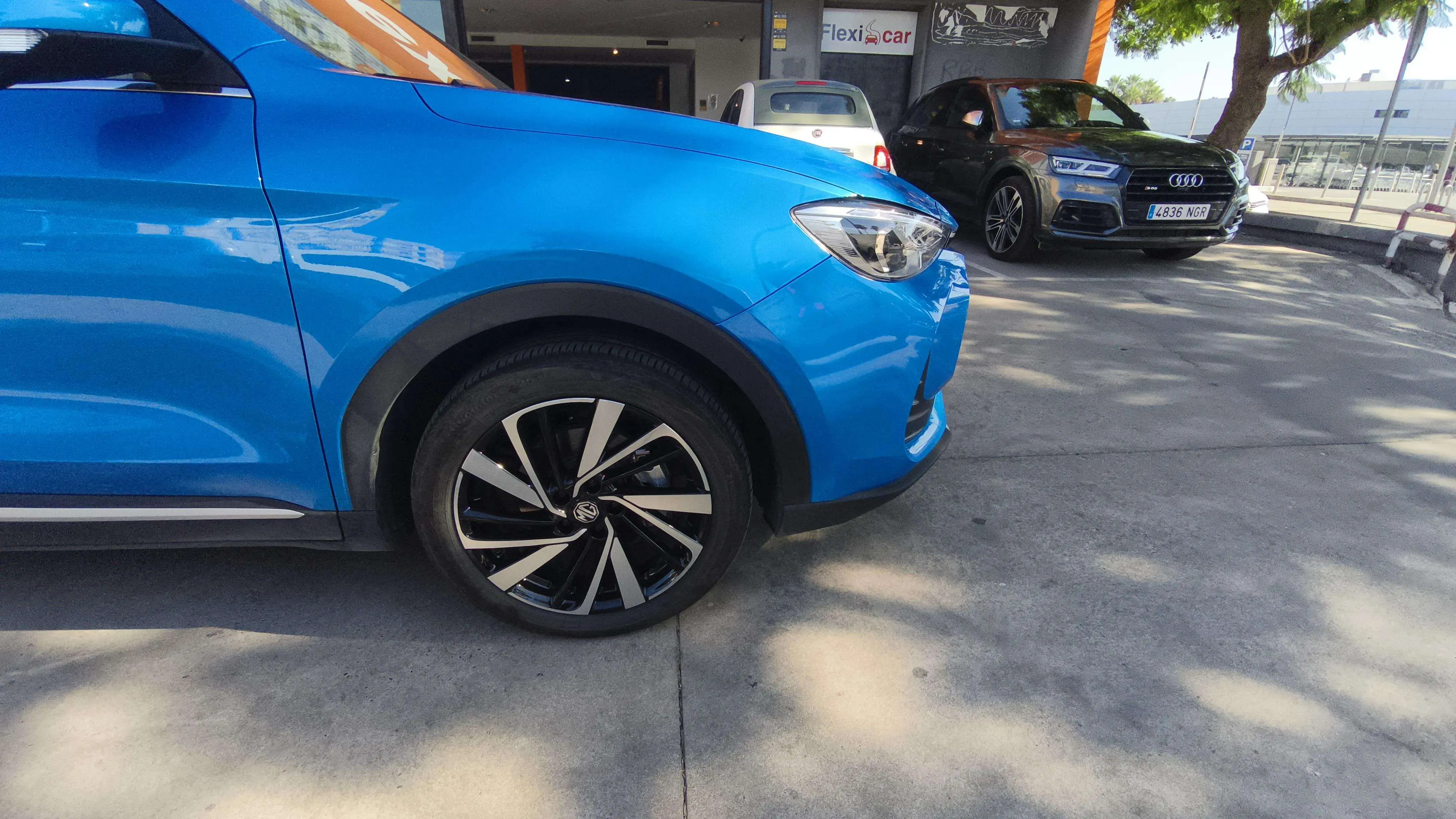 MG ZS Hybrid+ Luxury - foto 29