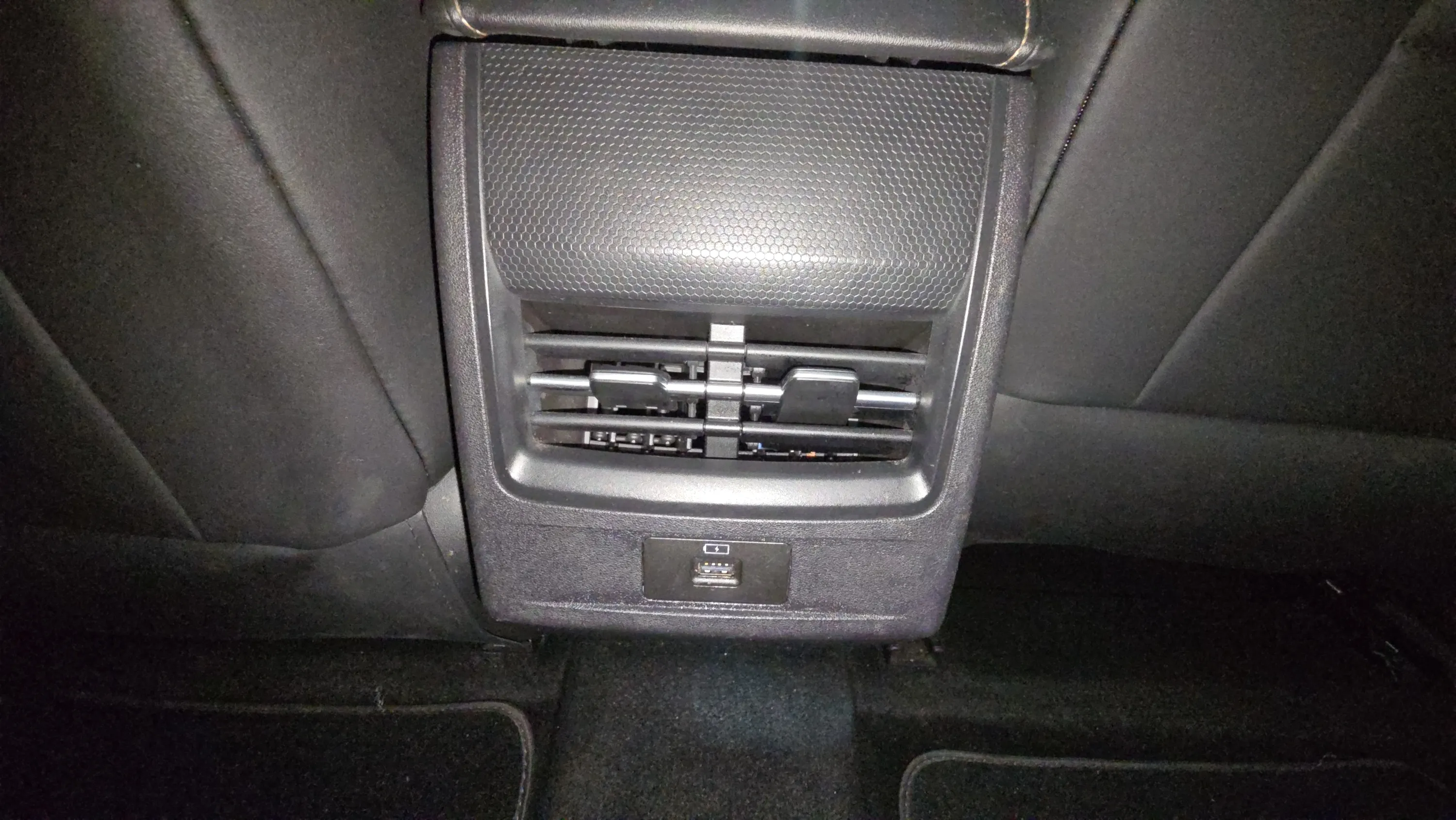 Omoda 5 1.6 T-GDi DCT Premium - foto 22