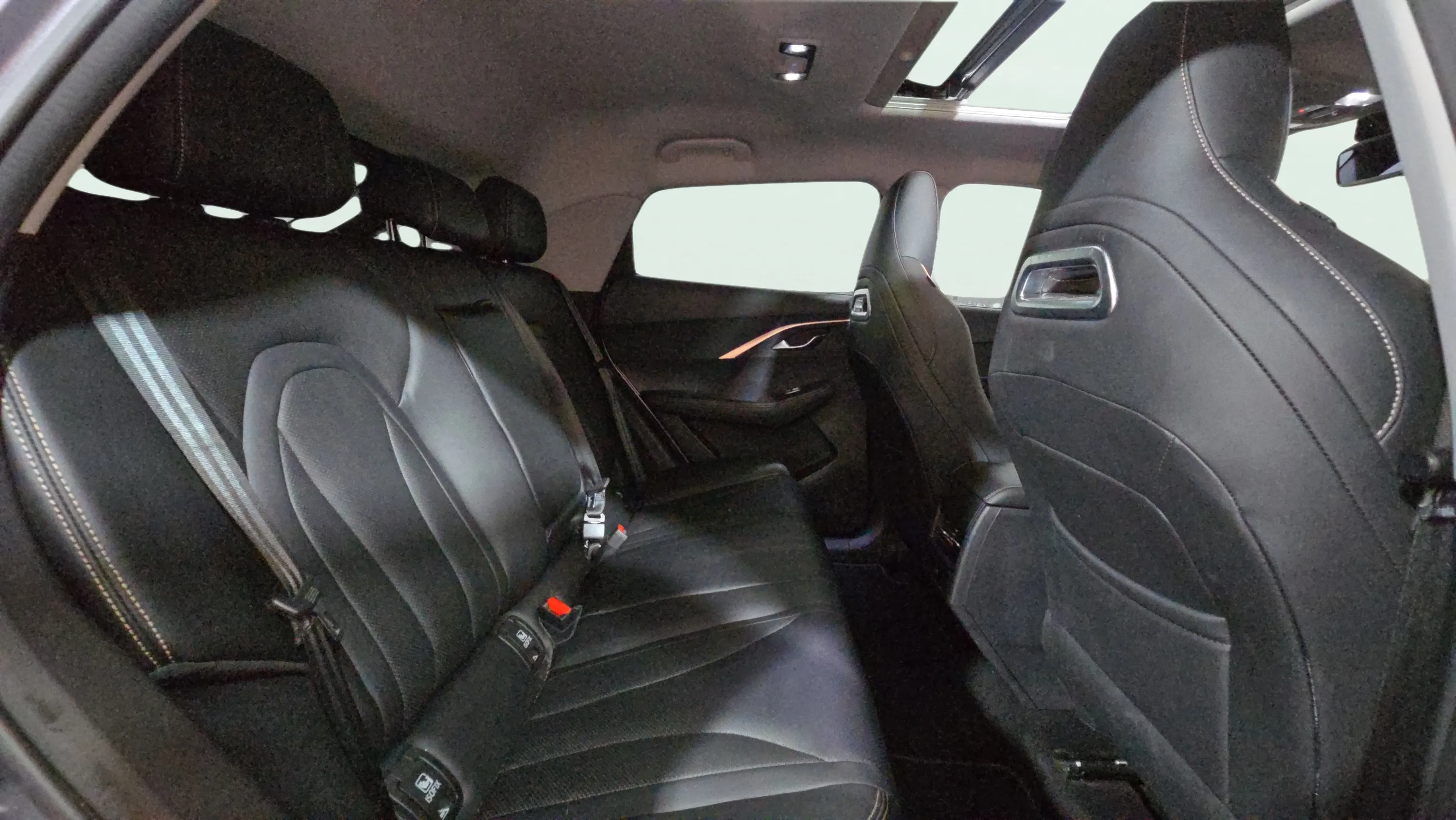 Omoda 5 1.6 T-GDi DCT Premium - foto 20