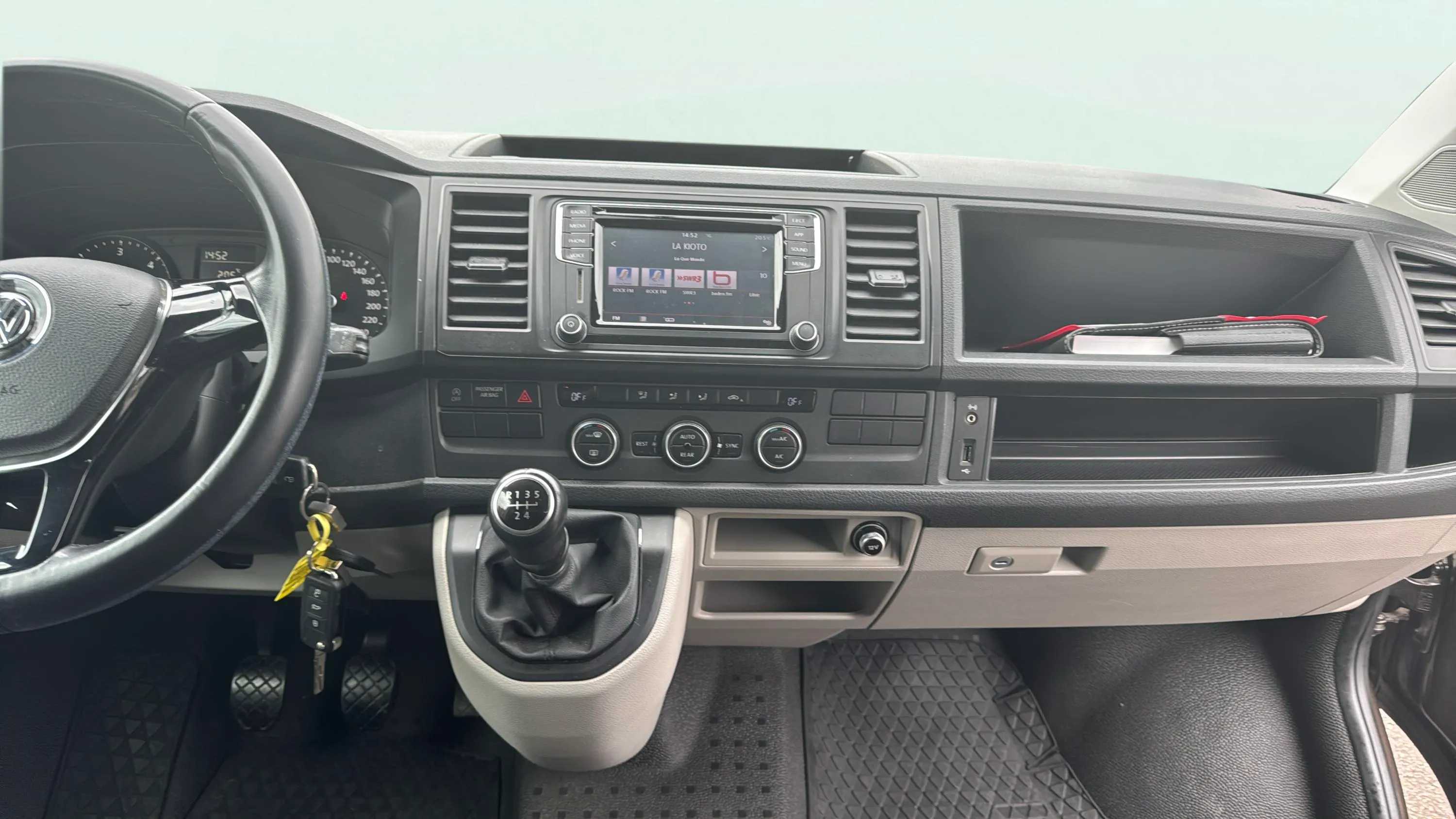 Volkswagen Caravelle Trendline Corto 2.0 TDI BMT - foto 11