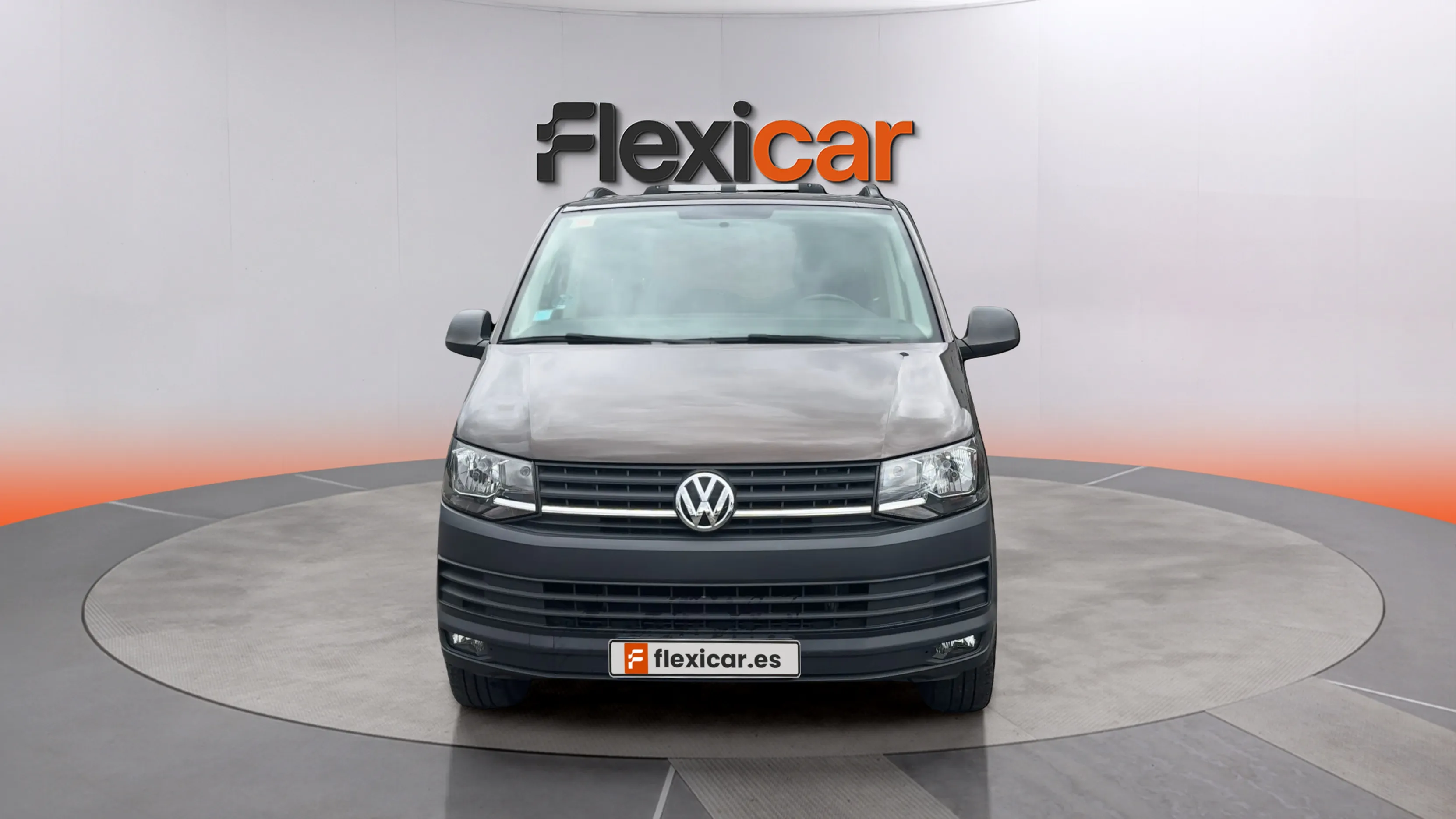 Volkswagen Caravelle Trendline Corto 2.0 TDI BMT - foto 2