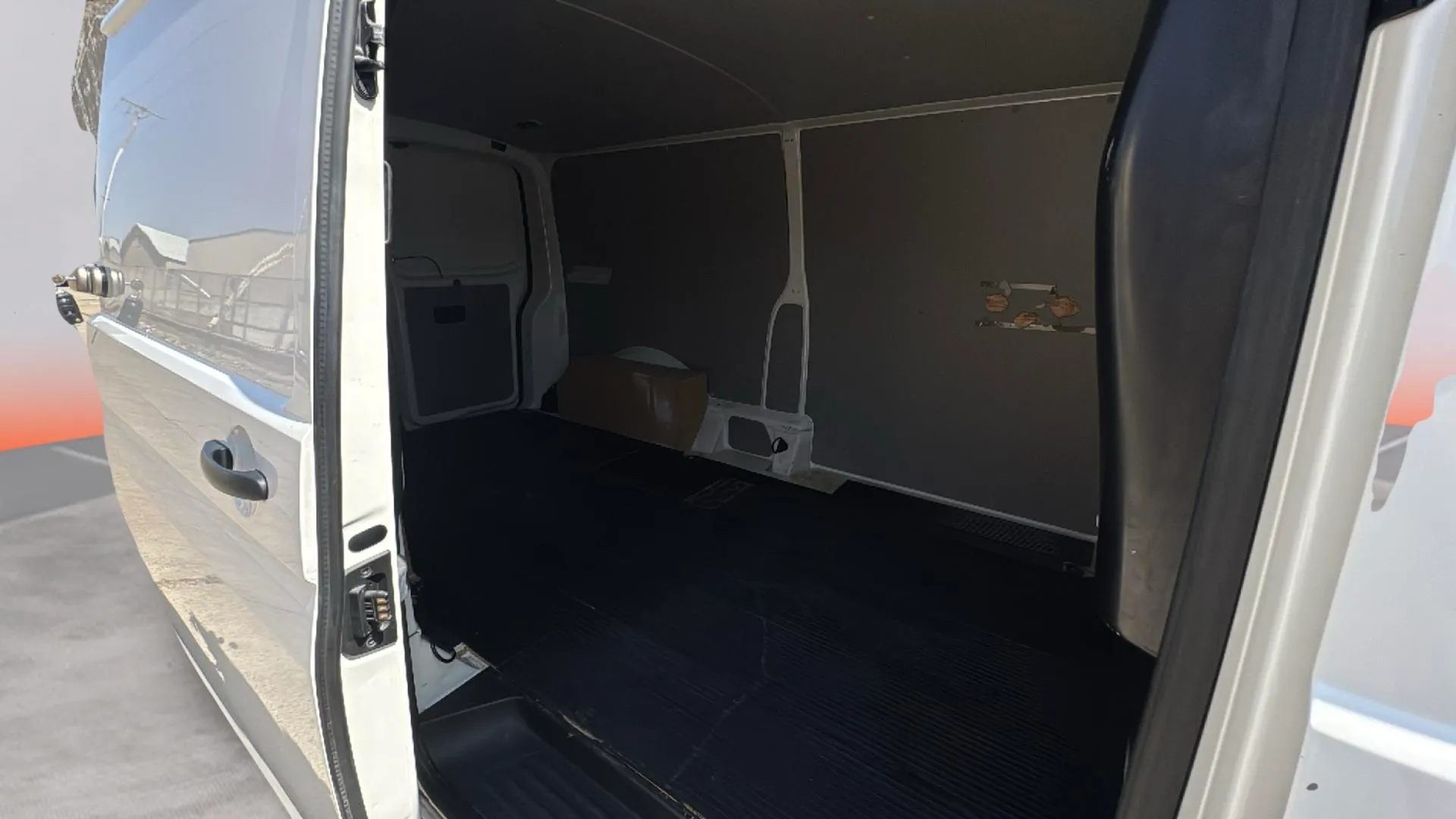 Volkswagen Transporter Furgón Corto TM 2.0 TDI BMT - foto 9