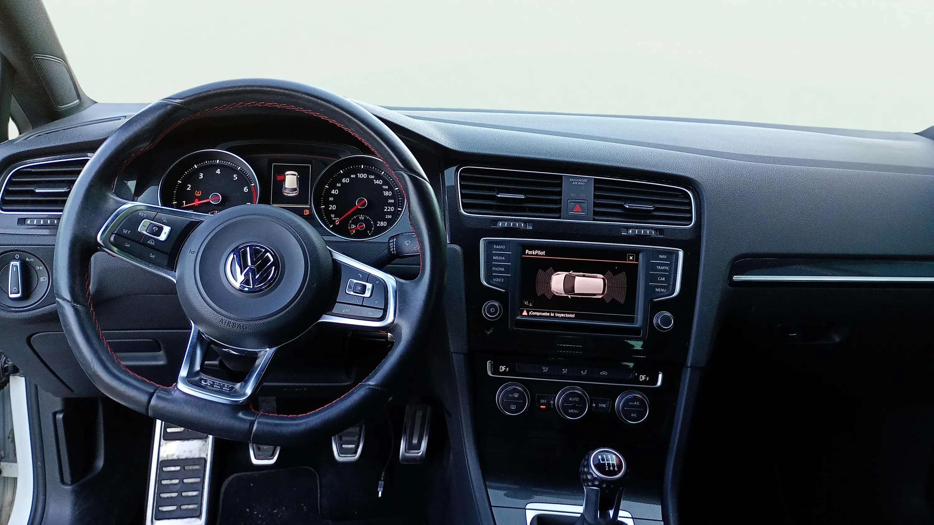 Volkswagen Golf GTI 2.0 TSI BMT - foto 9