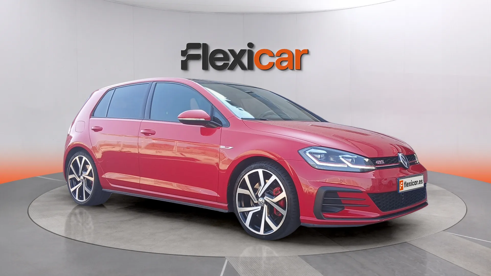 Volkswagen Golf GTI Performance 2.0 TSI DSG - foto 1