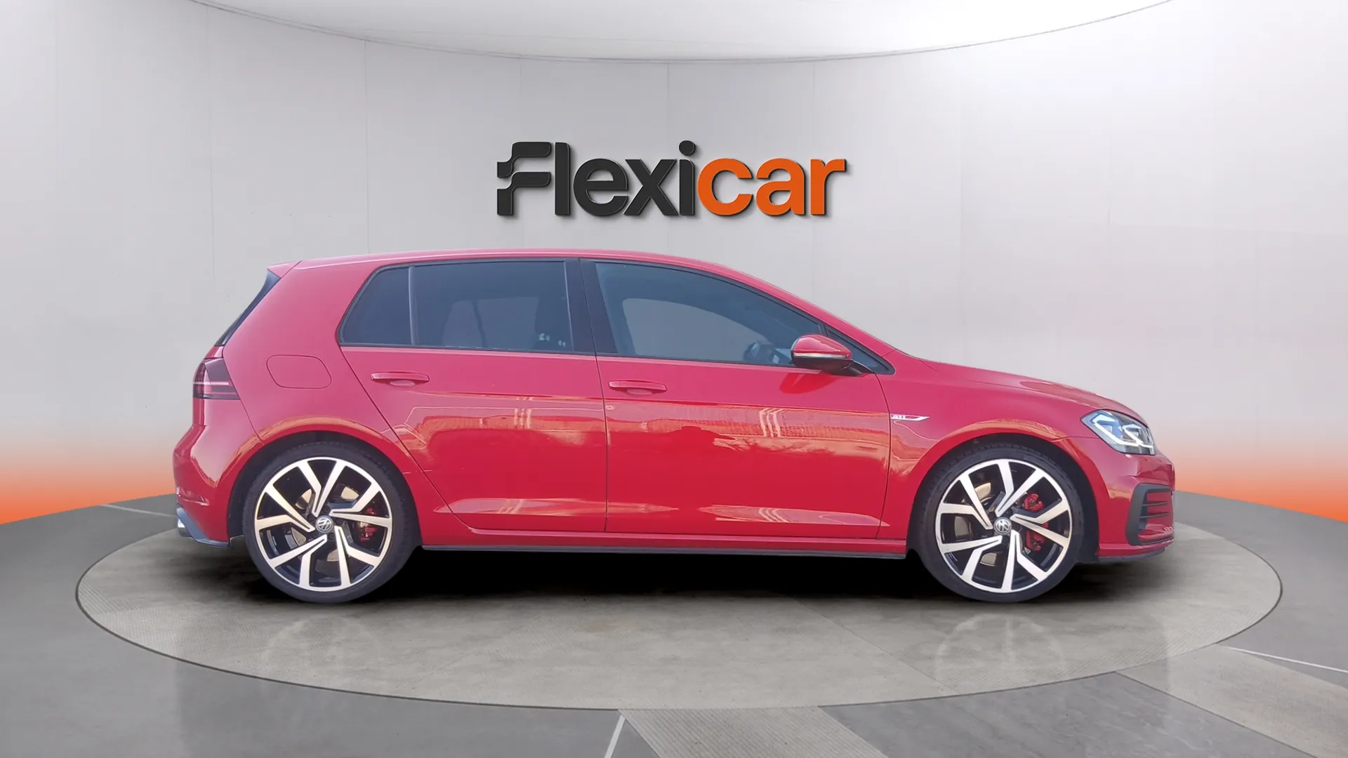 Volkswagen Golf GTI Performance 2.0 TSI DSG - foto 5