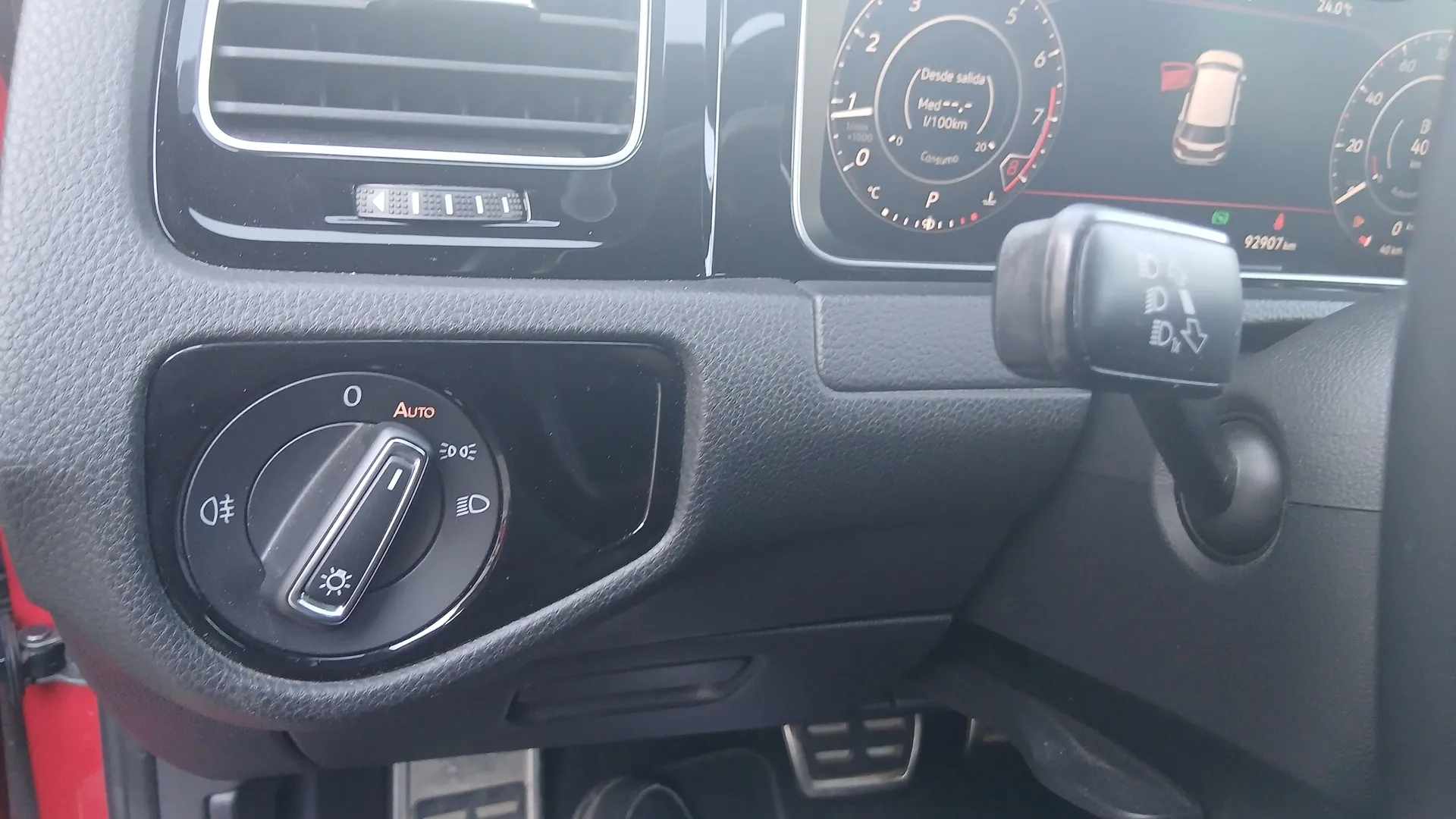 Volkswagen Golf GTI Performance 2.0 TSI DSG - foto 12