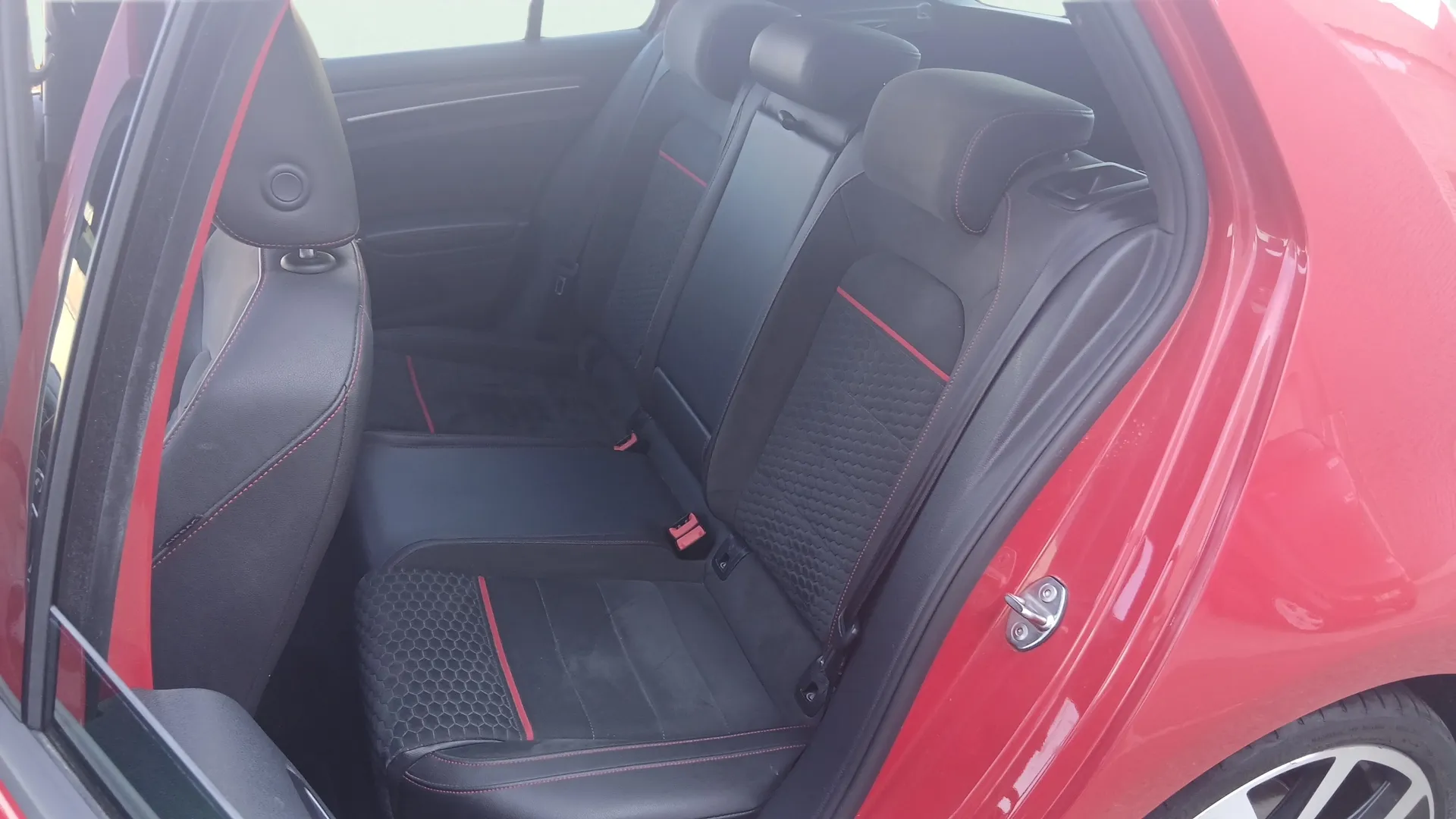 Volkswagen Golf GTI Performance 2.0 TSI DSG - foto 22