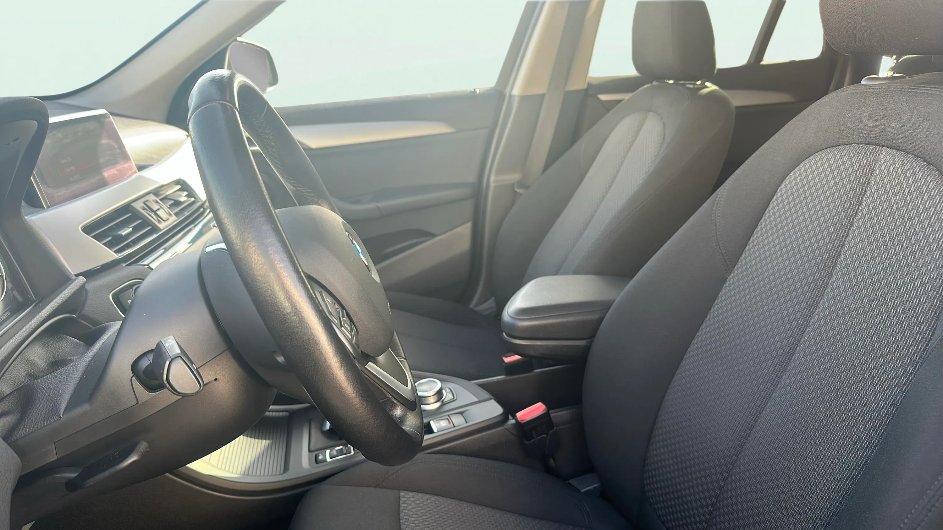 BMW X1 sDrive18dA Business - foto 17