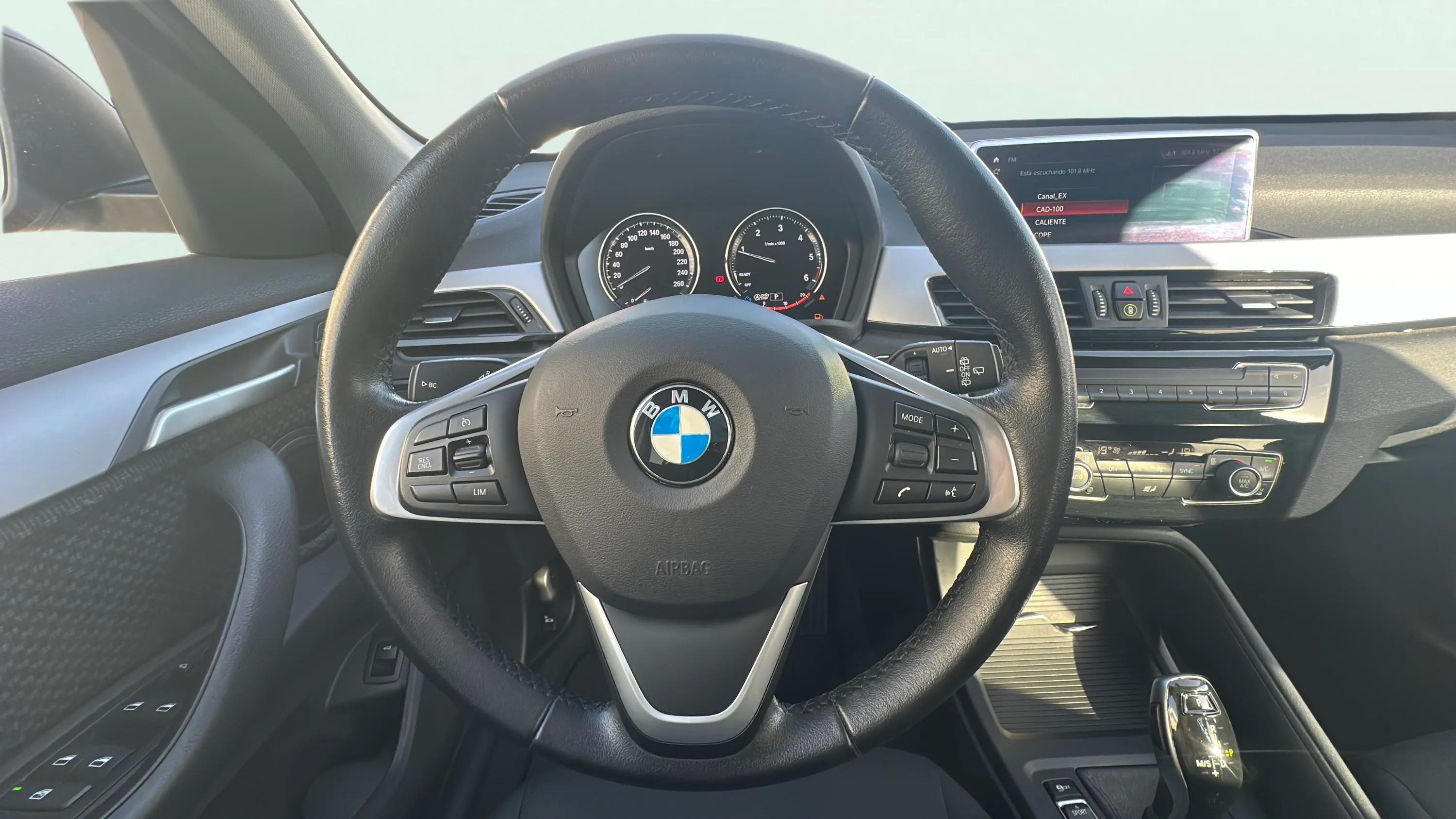 BMW X1 sDrive18dA Business - foto 11