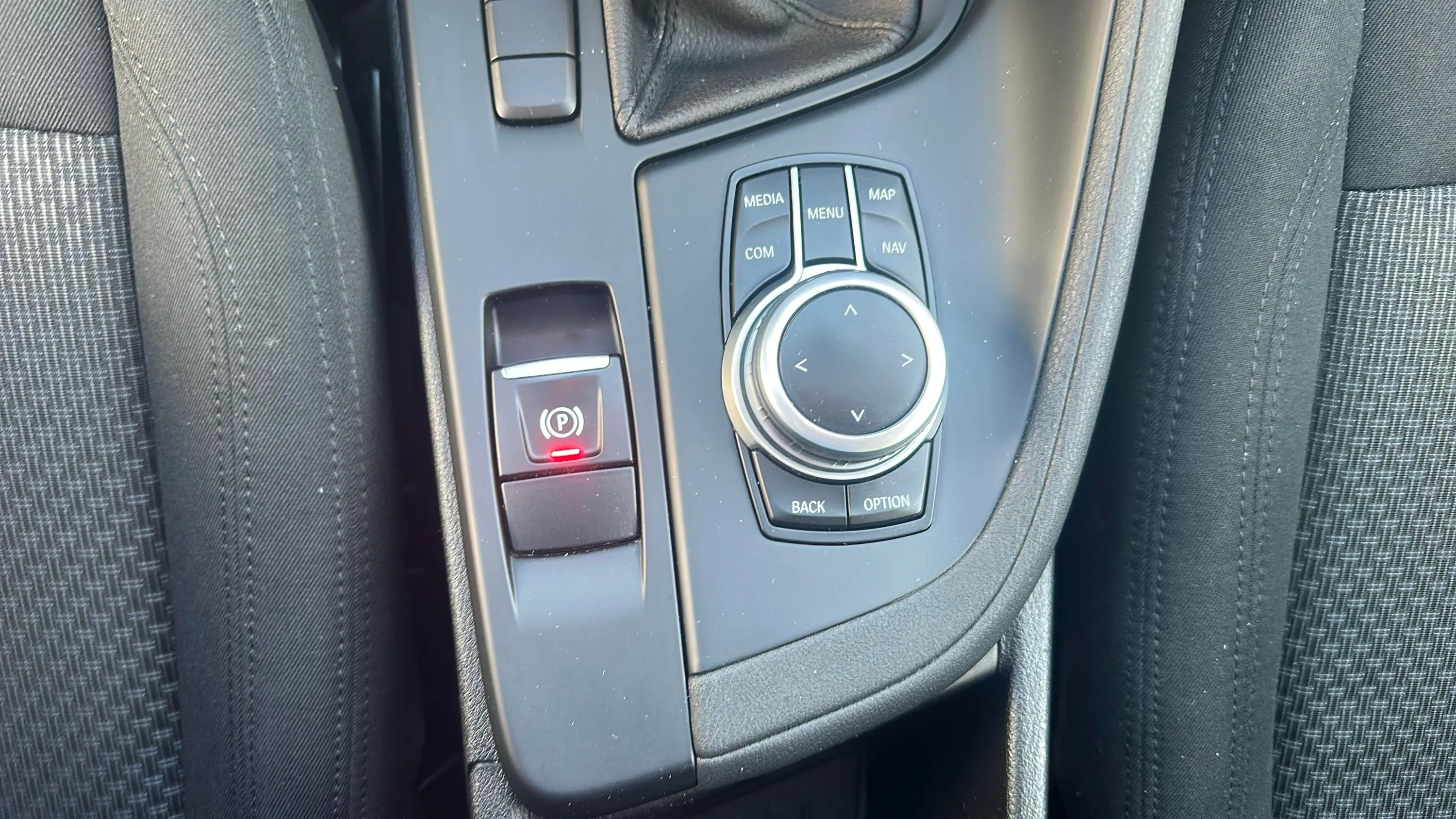 BMW X1 sDrive18dA Business - foto 21