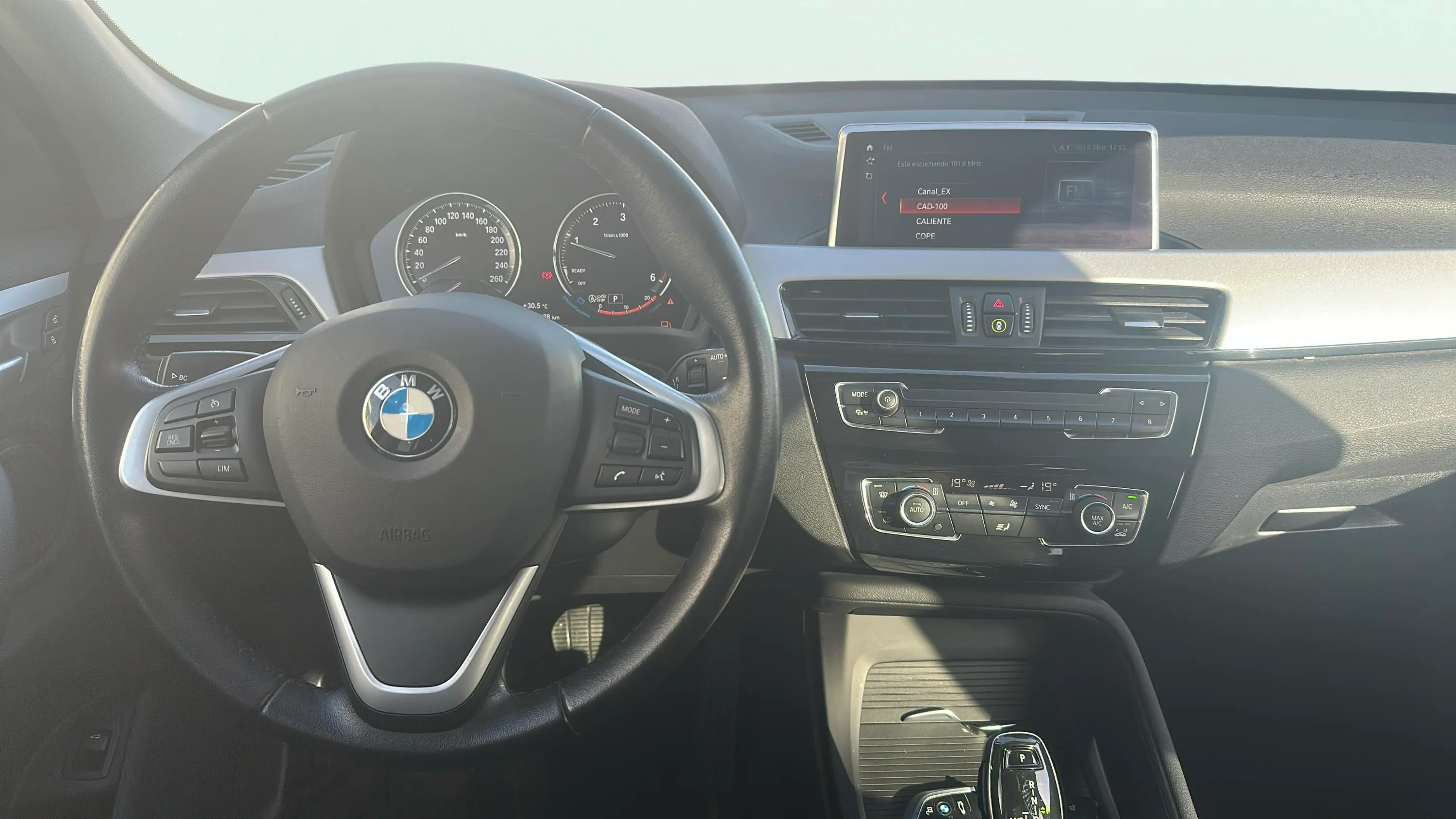 BMW X1 sDrive18dA Business - foto 12