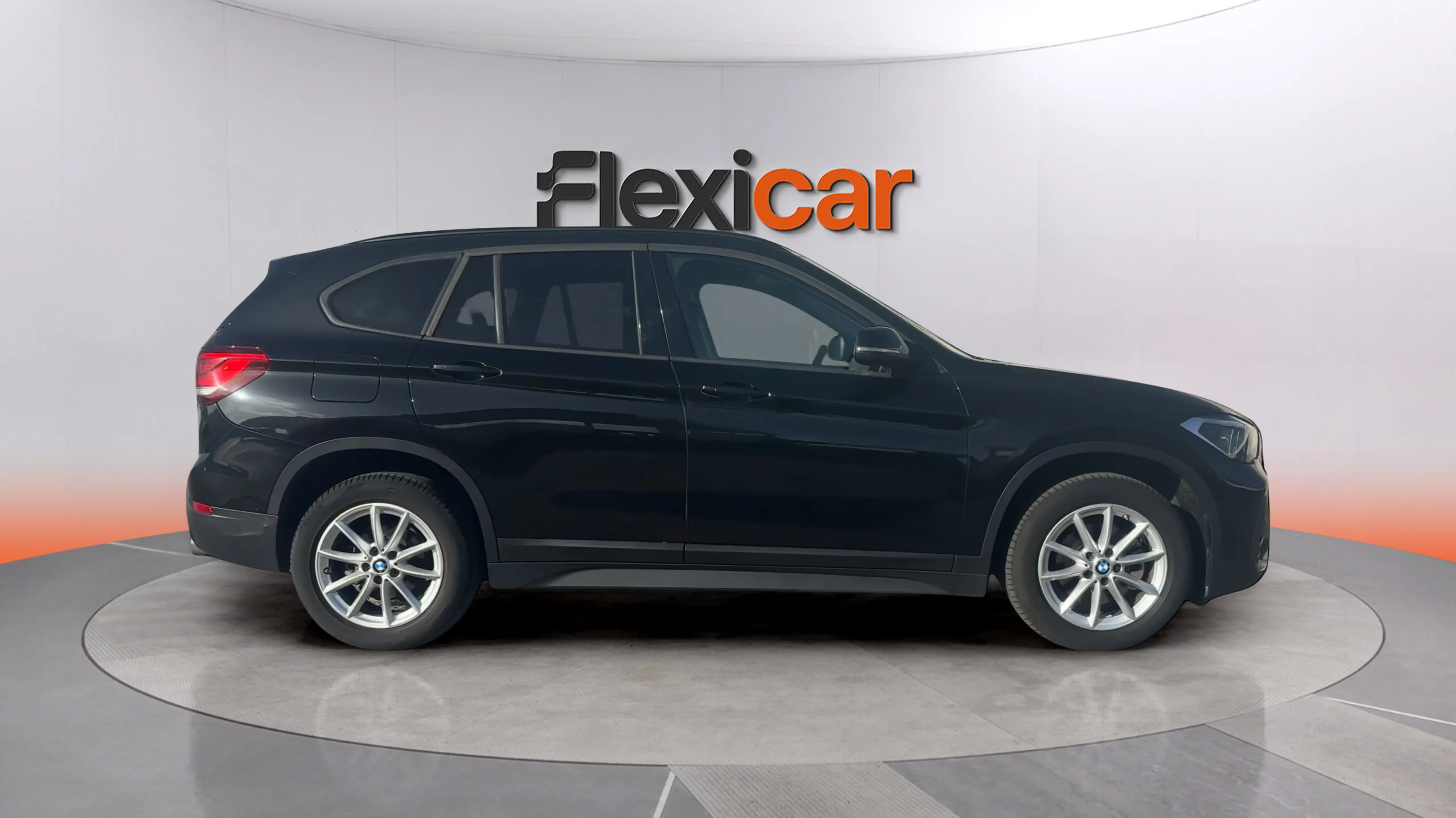 BMW X1 sDrive18dA Business - foto 8