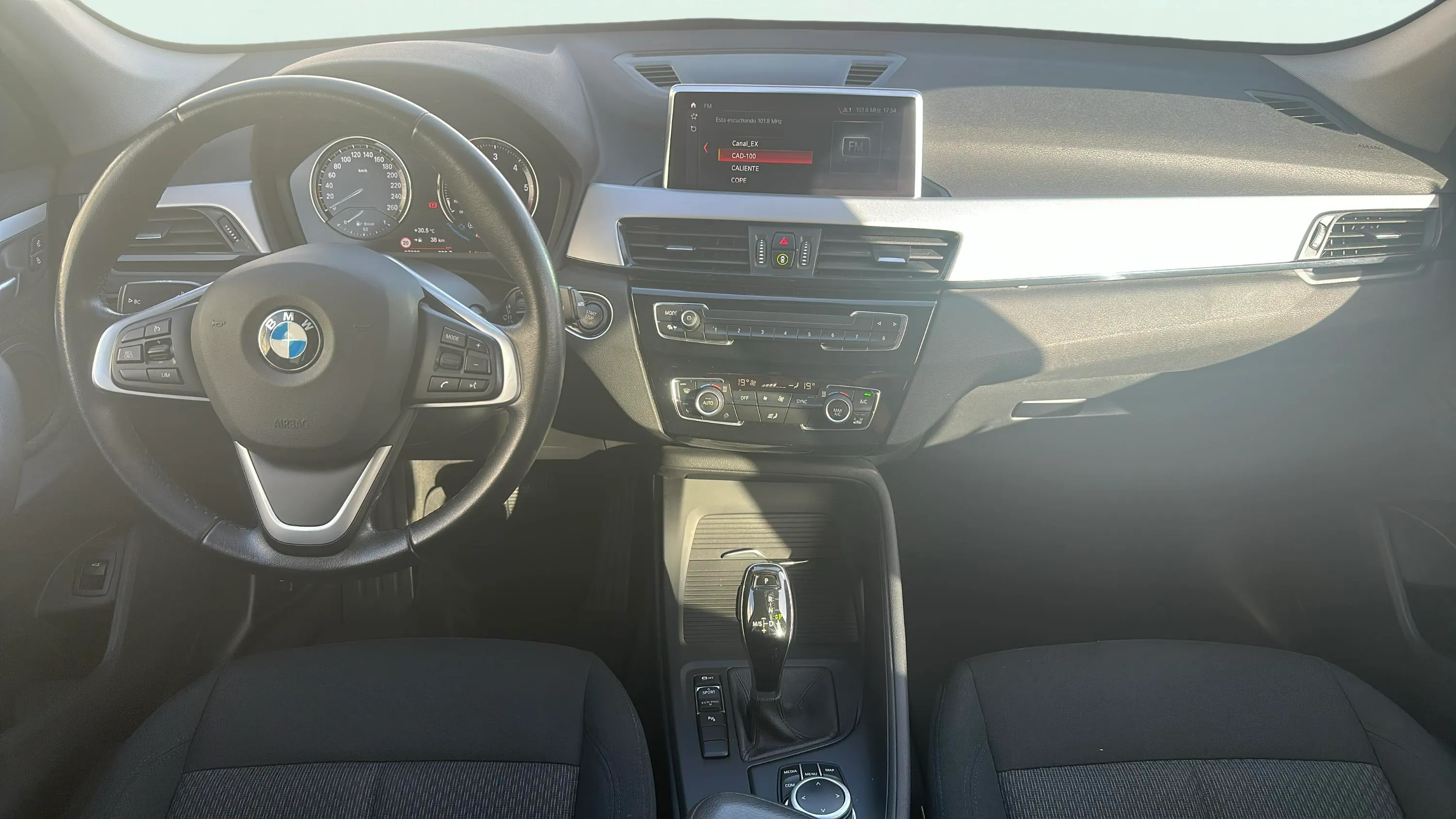 BMW X1 sDrive18dA Business - foto 10