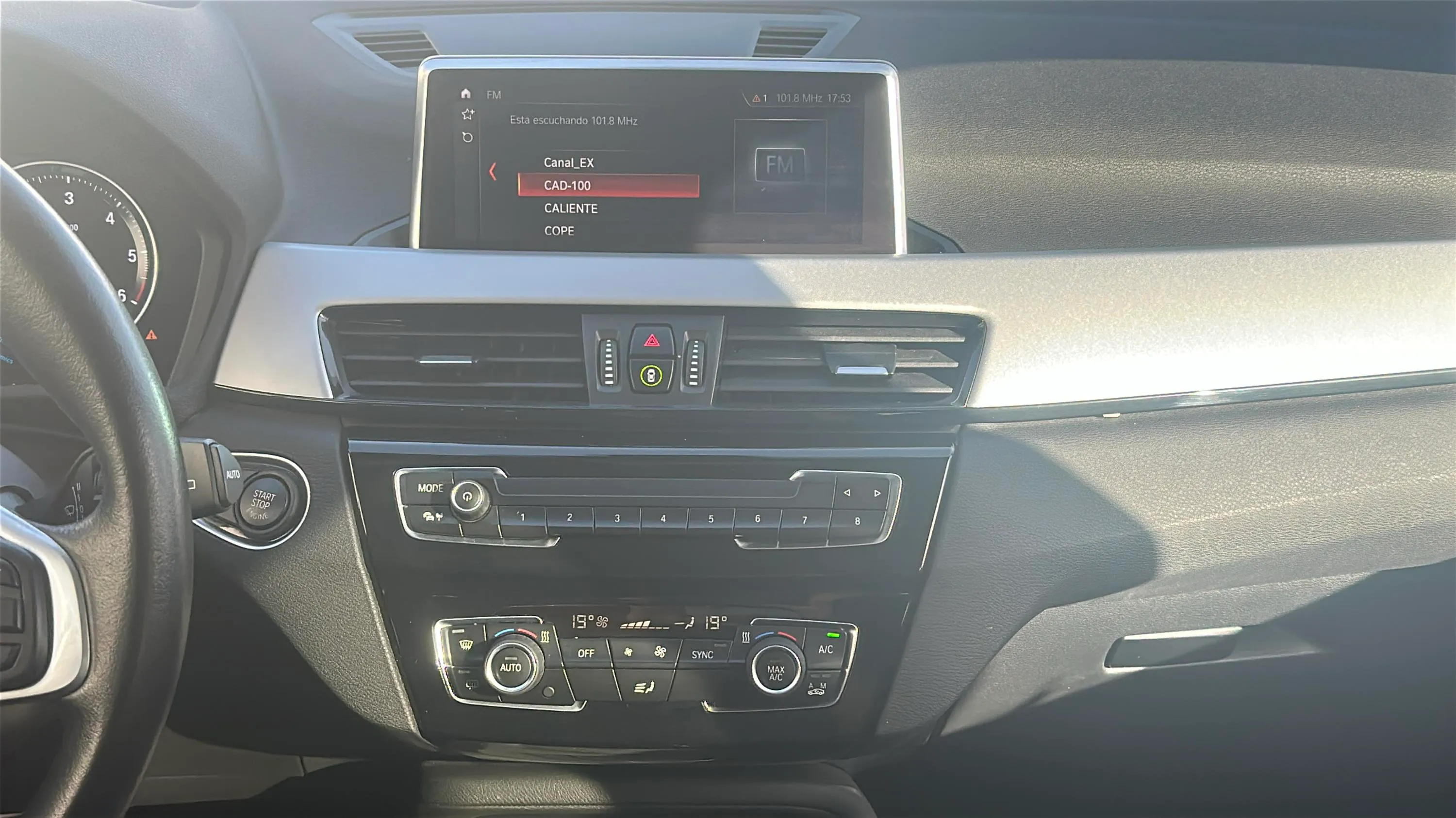BMW X1 sDrive18dA Business - foto 15