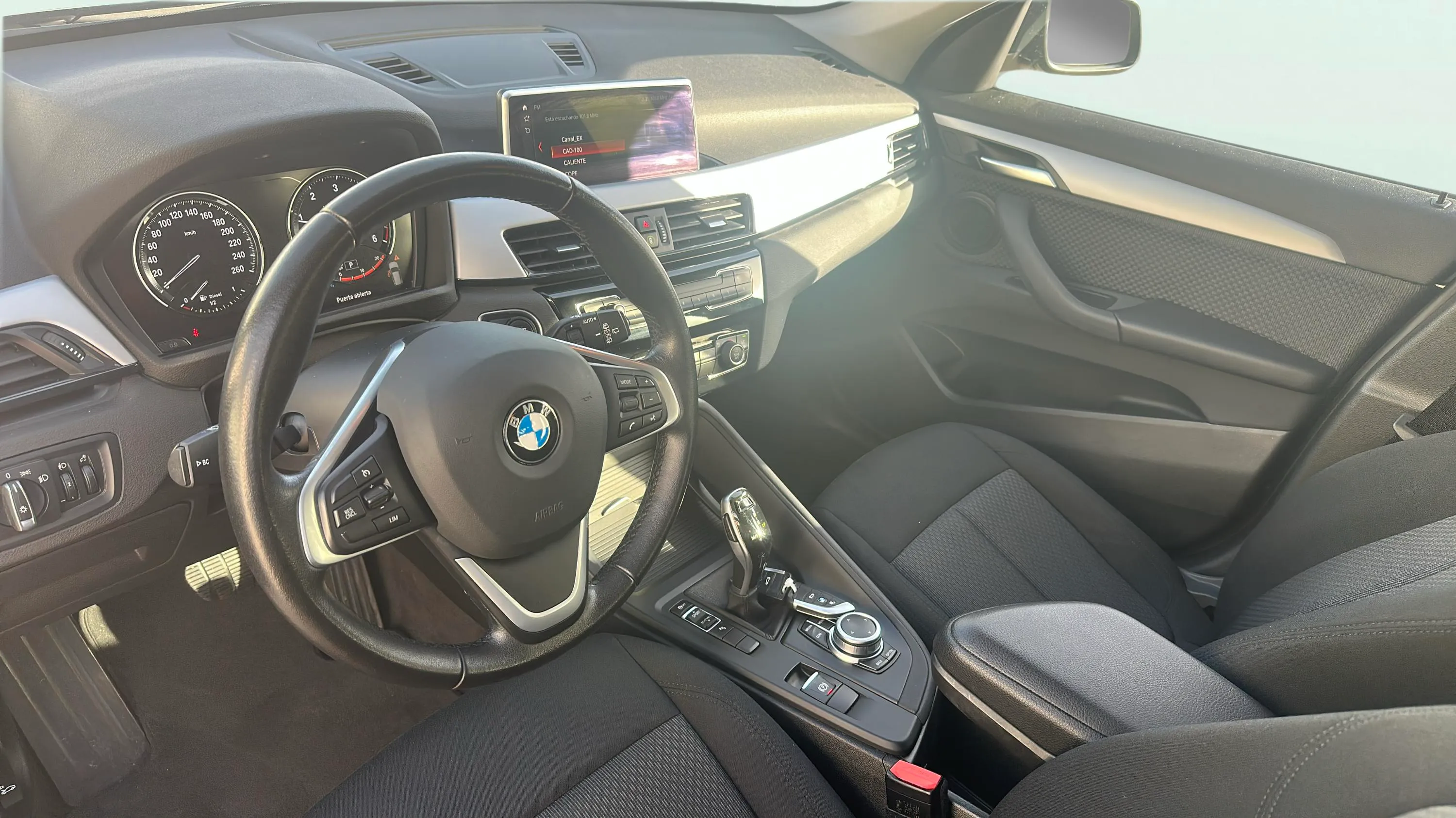BMW X1 sDrive18dA Business - foto 9
