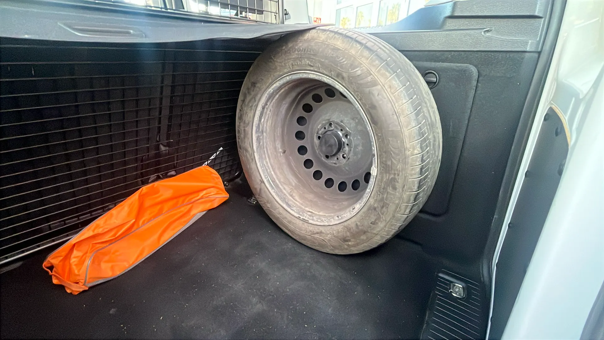 Volkswagen Caddy Outdoor 2.0 TDI 4Motion - foto 19