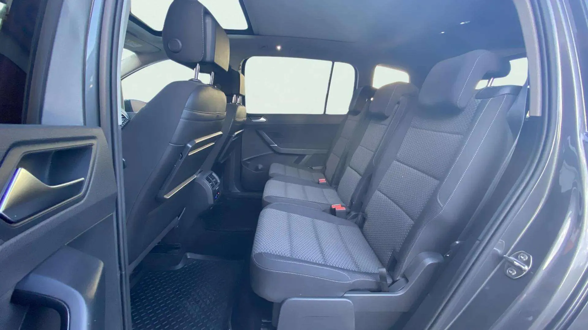 Volkswagen Touran Advance 1.5 TSI DSG - foto 17