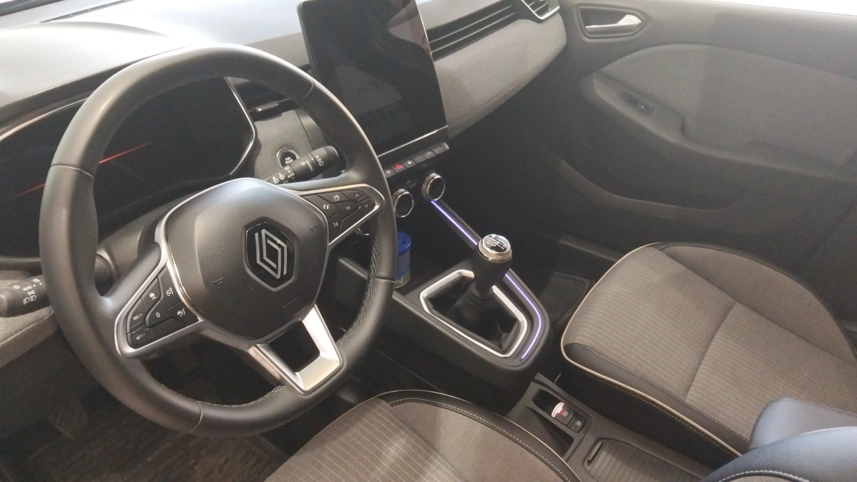 Renault Clio Techno TCe 90 - foto 6