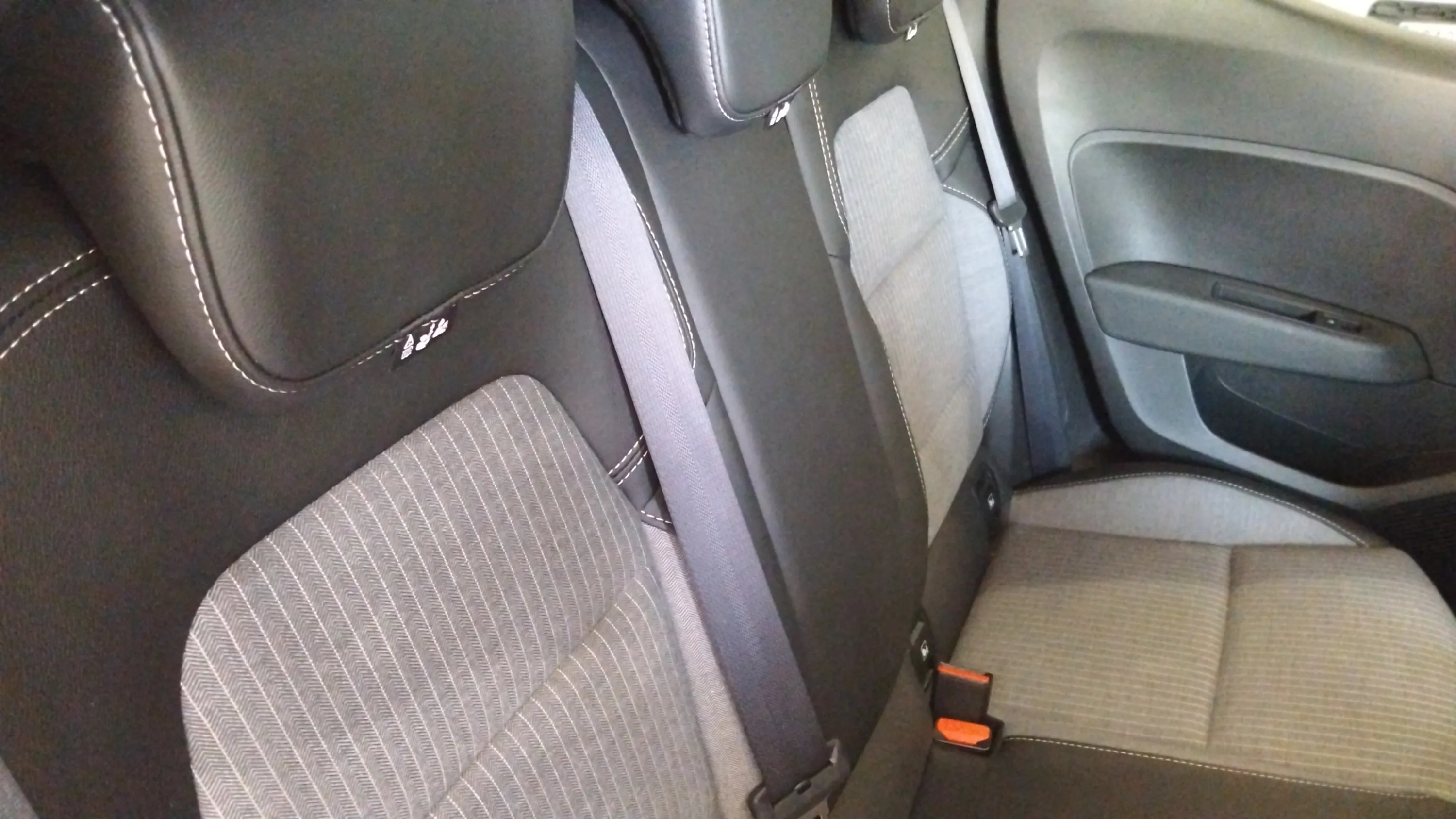 Renault Clio Techno TCe 90 - foto 8