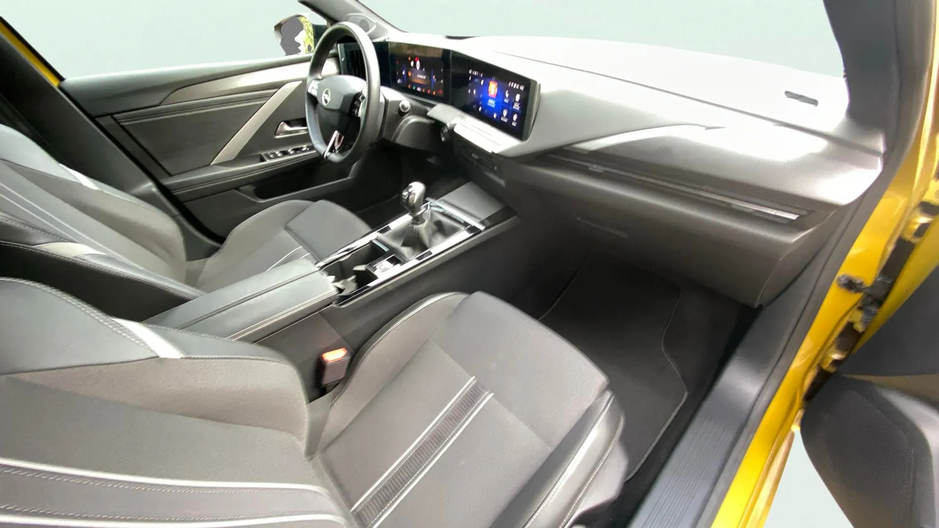 Opel Astra 1.2T XHT GS - foto 25