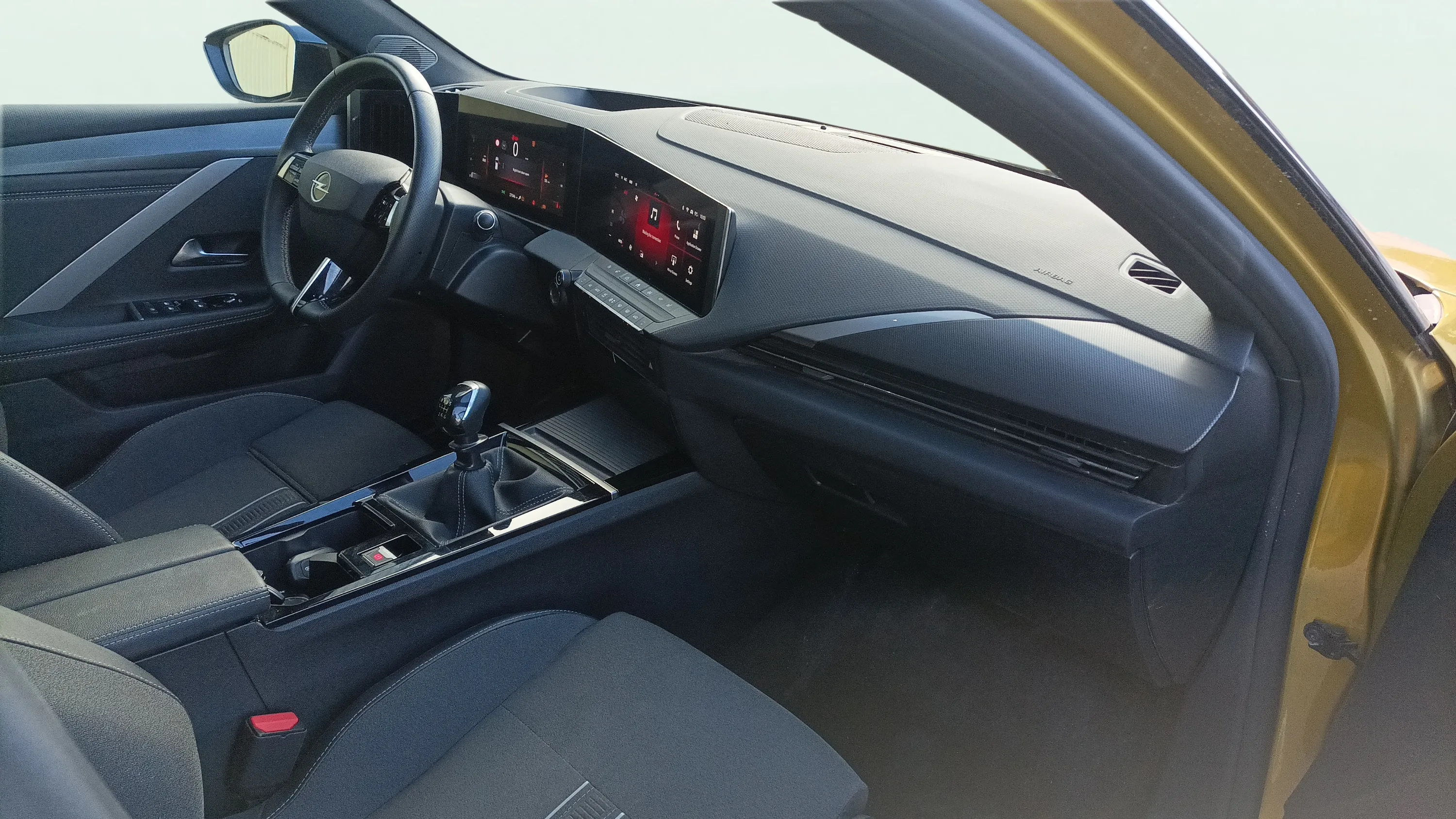 Opel Astra 1.2T XHT GS - foto 18