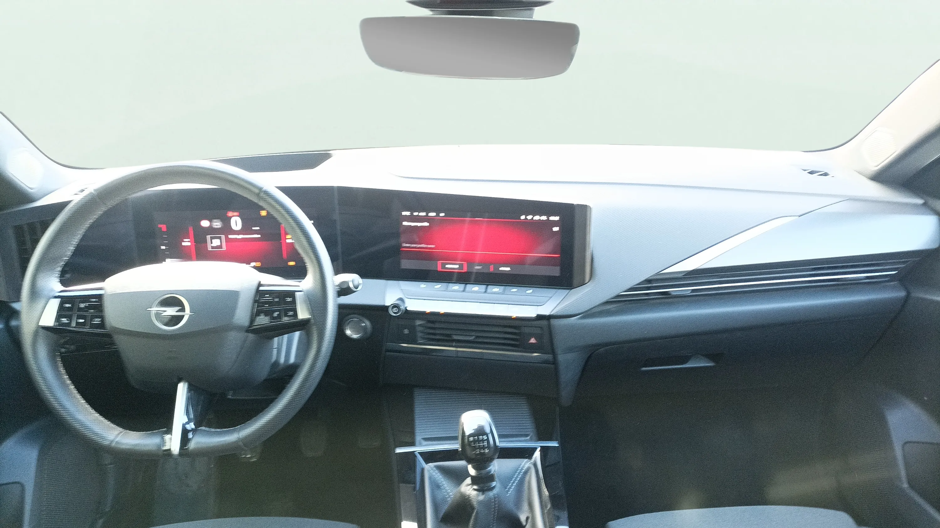 Opel Astra 1.2T XHT GS - foto 9